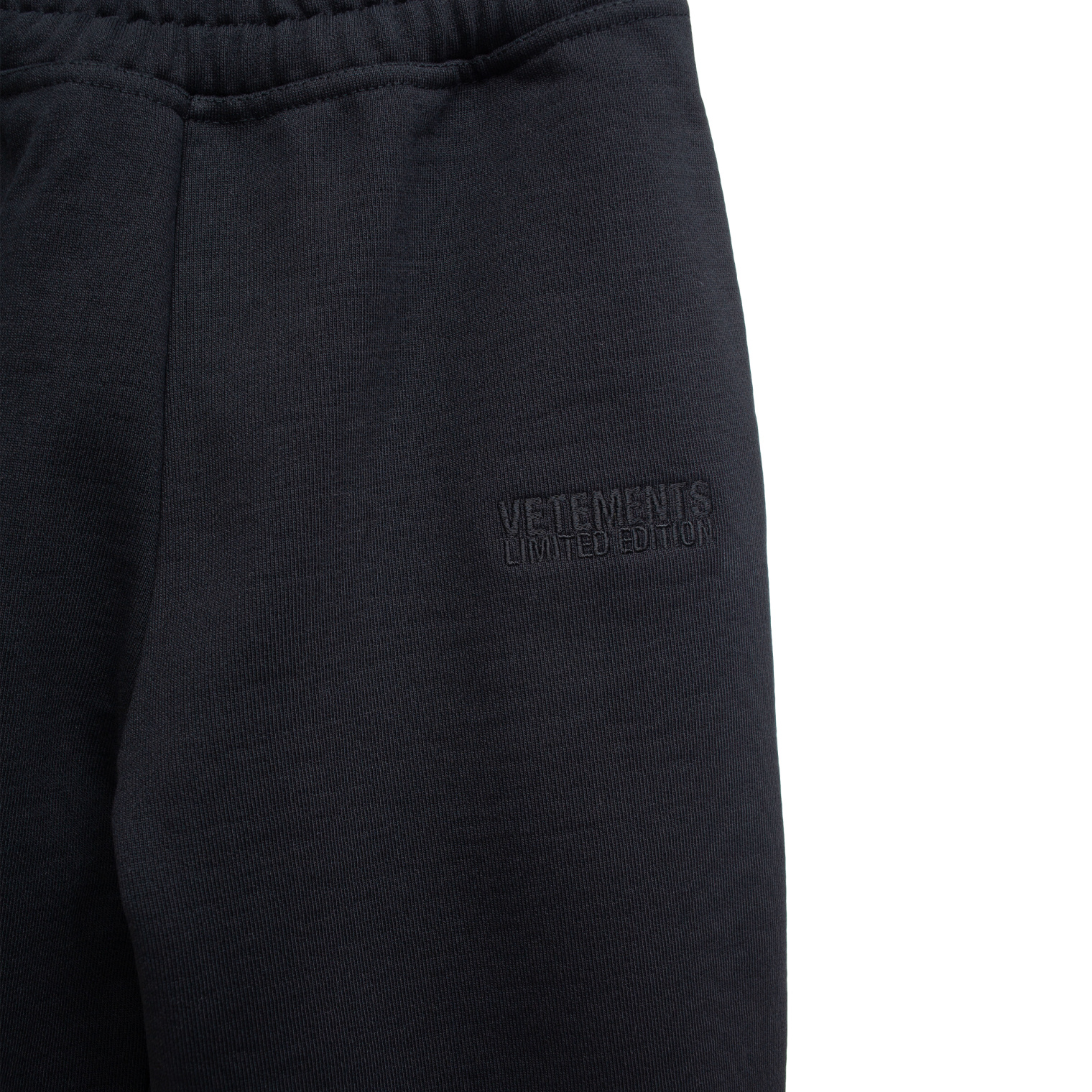 VETEMENTS Trousers with logo