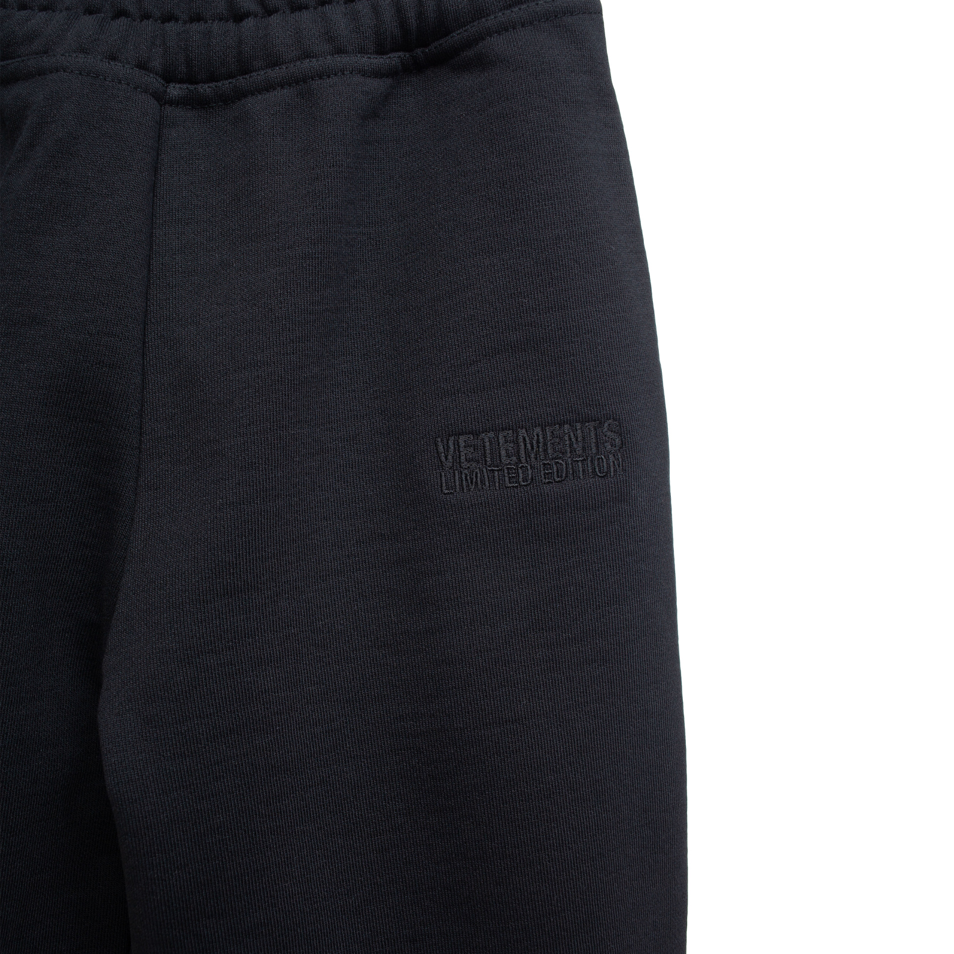 VETEMENTS Trousers with logo