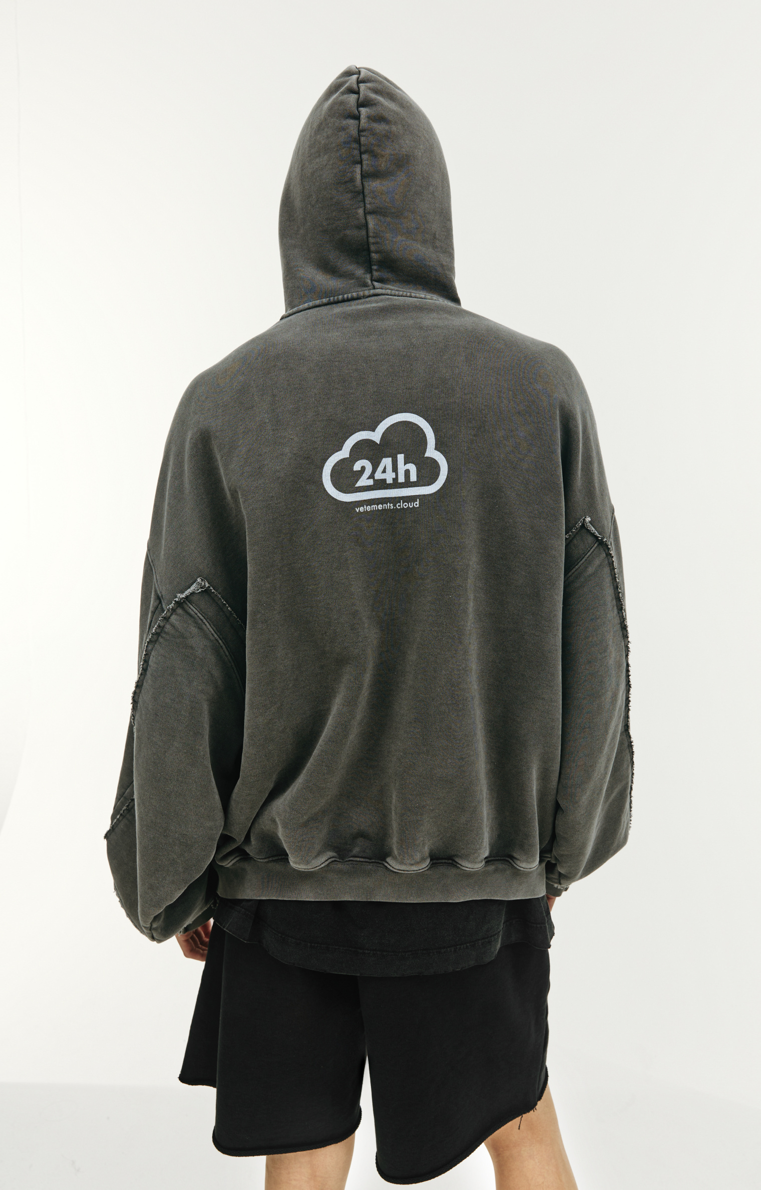 VETEMENTS ONLINE zip-up hoodie