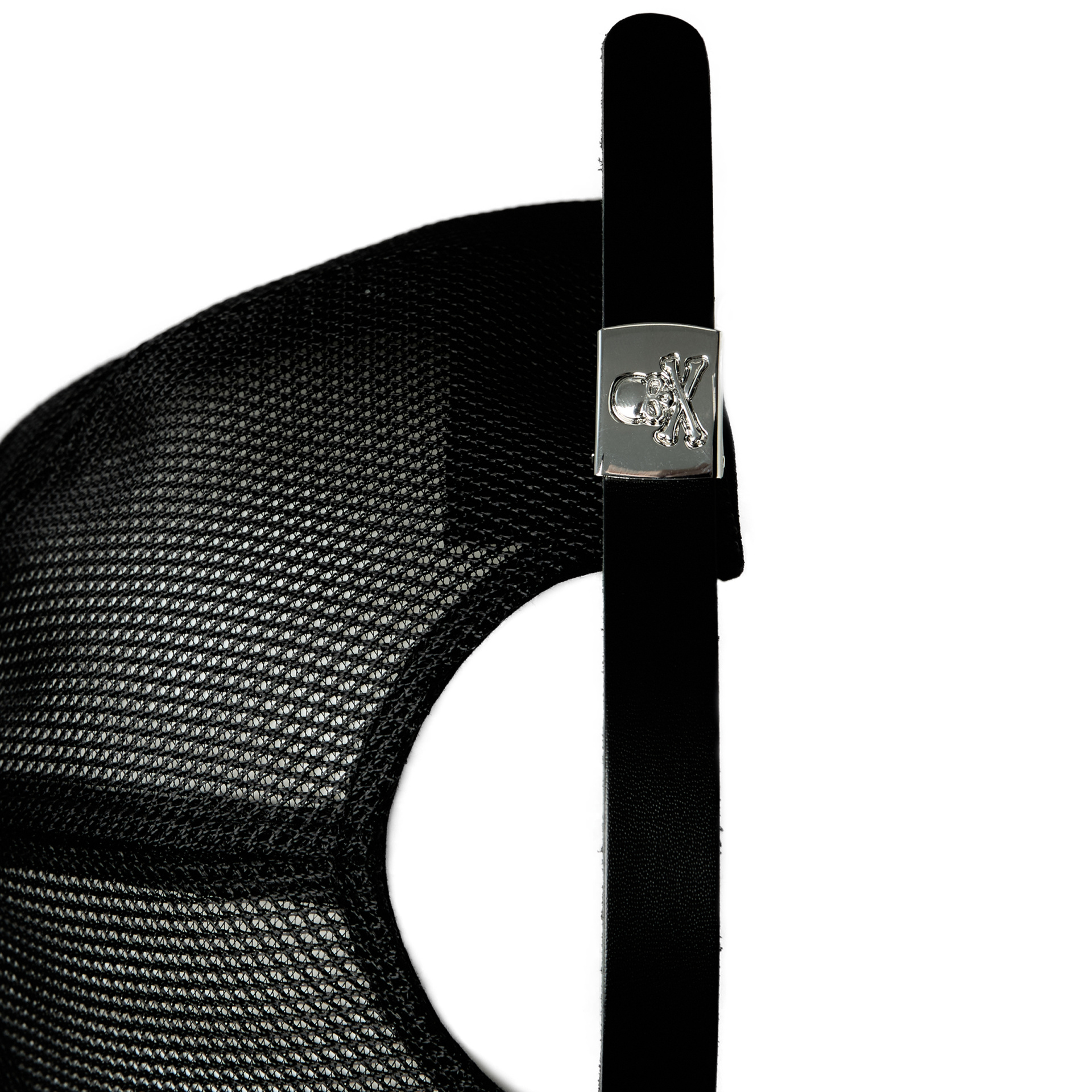 Mastermind WORLD Black cap with a logo