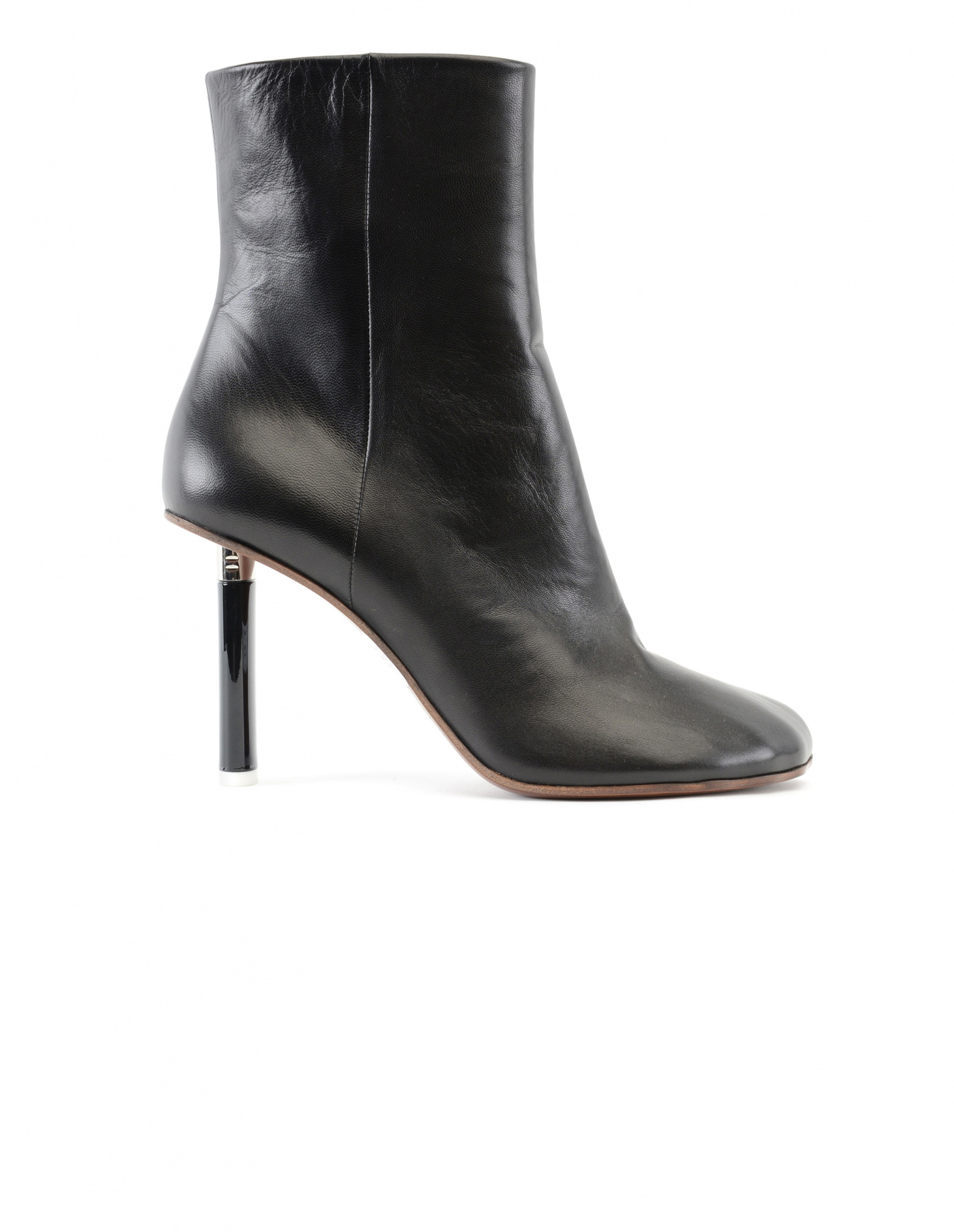 VETEMENTS Leather ankle boots