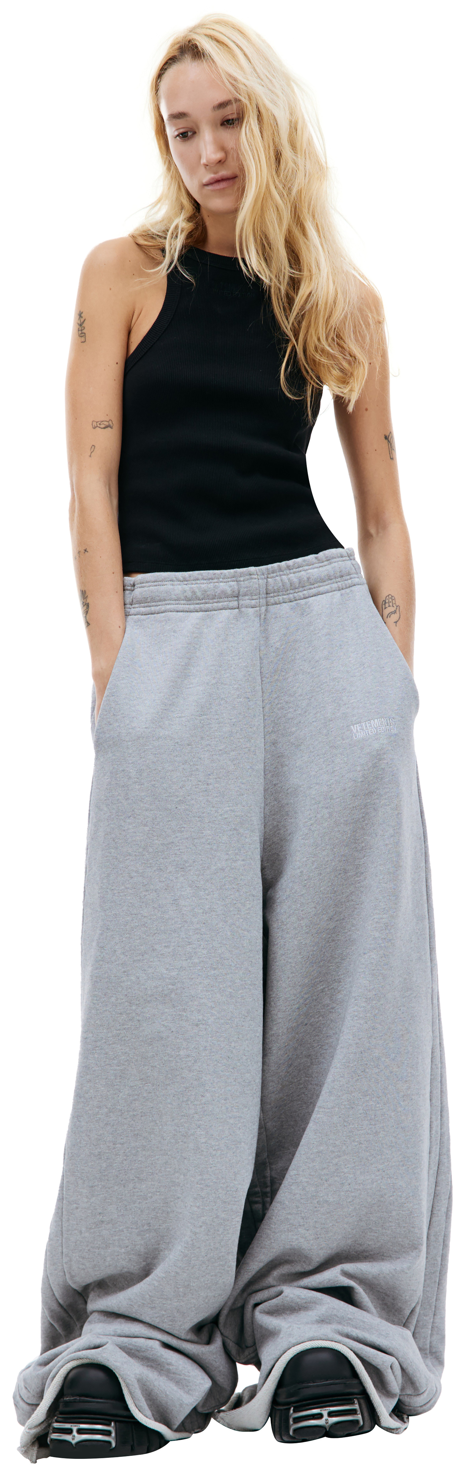 VETEMENTS Grey embroidered sweatpants