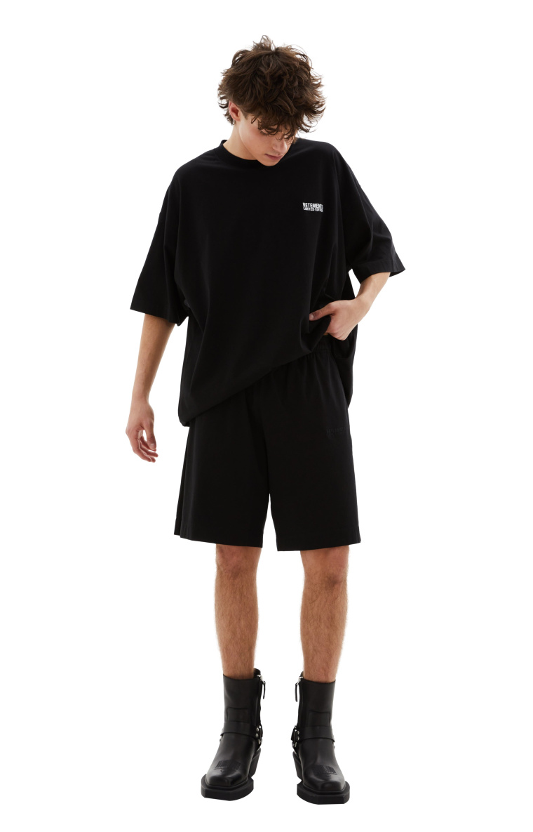 VETEMENTS 