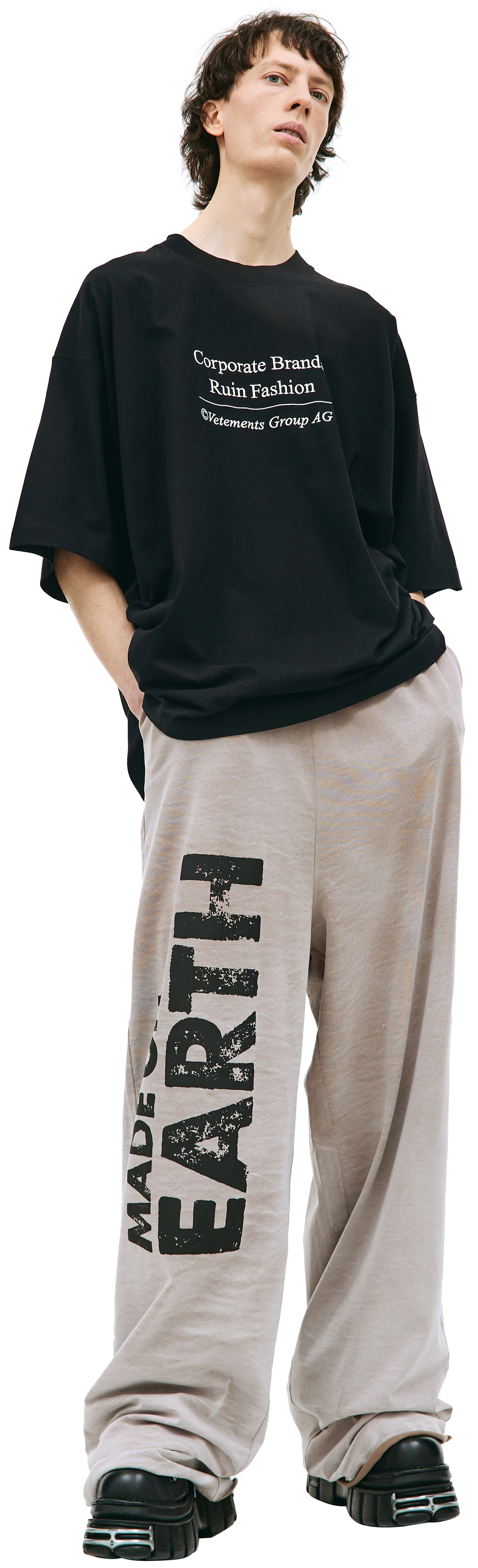 VETEMENTS Embroidered oversize t-shirt