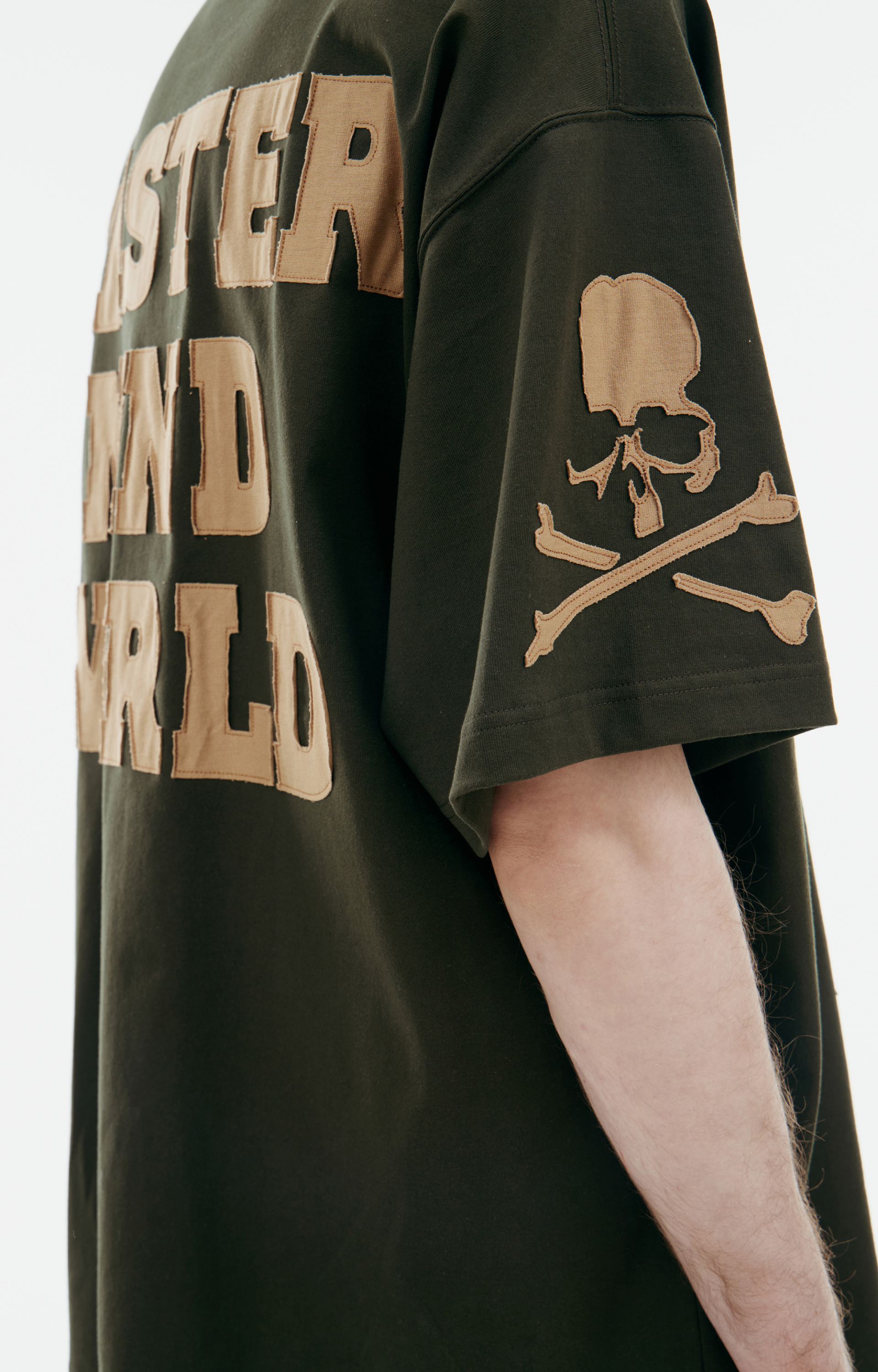 Mastermind WORLD T-shirt with logo on sleeves