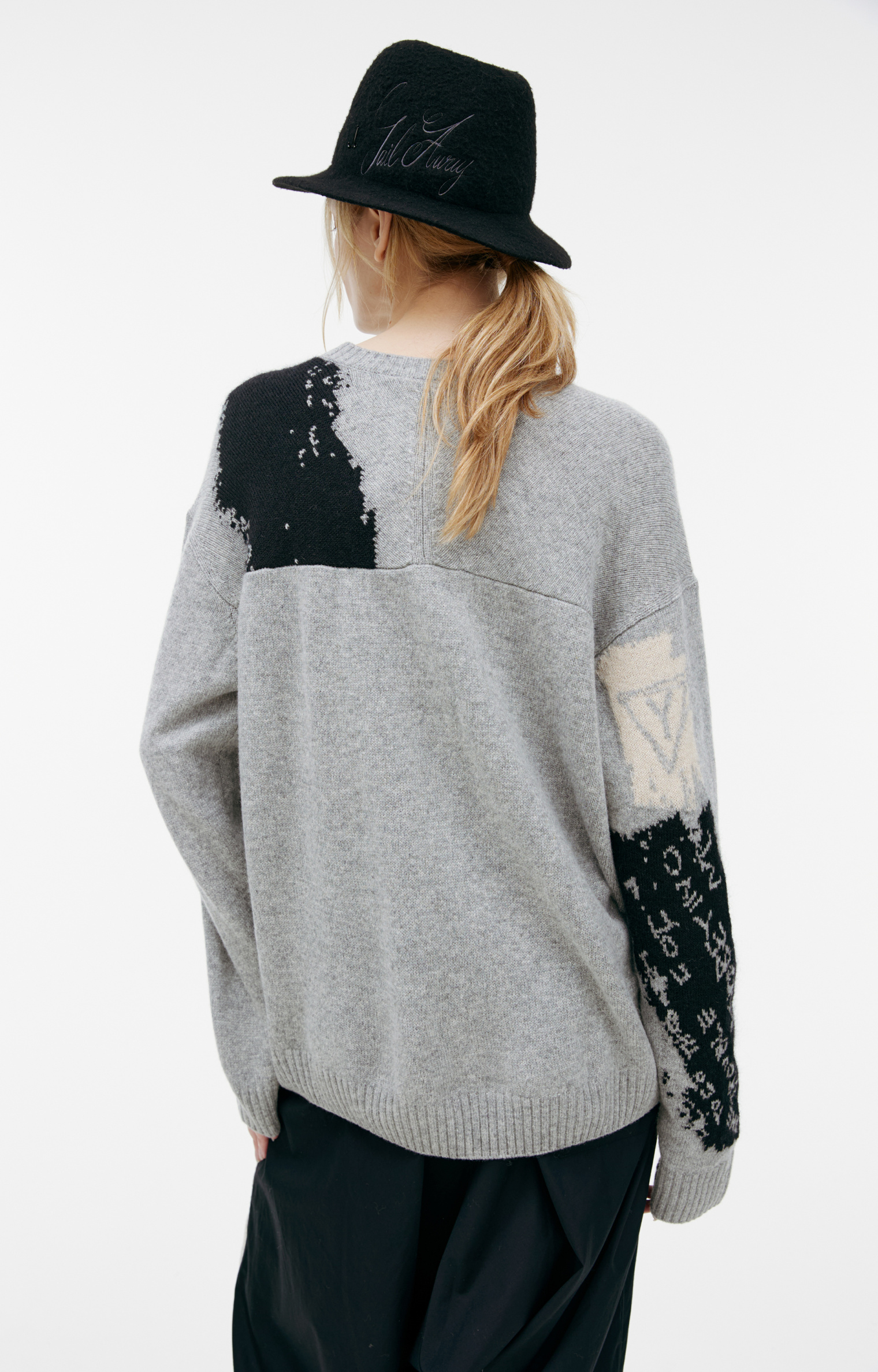 Y\'s Knitted wool sweater