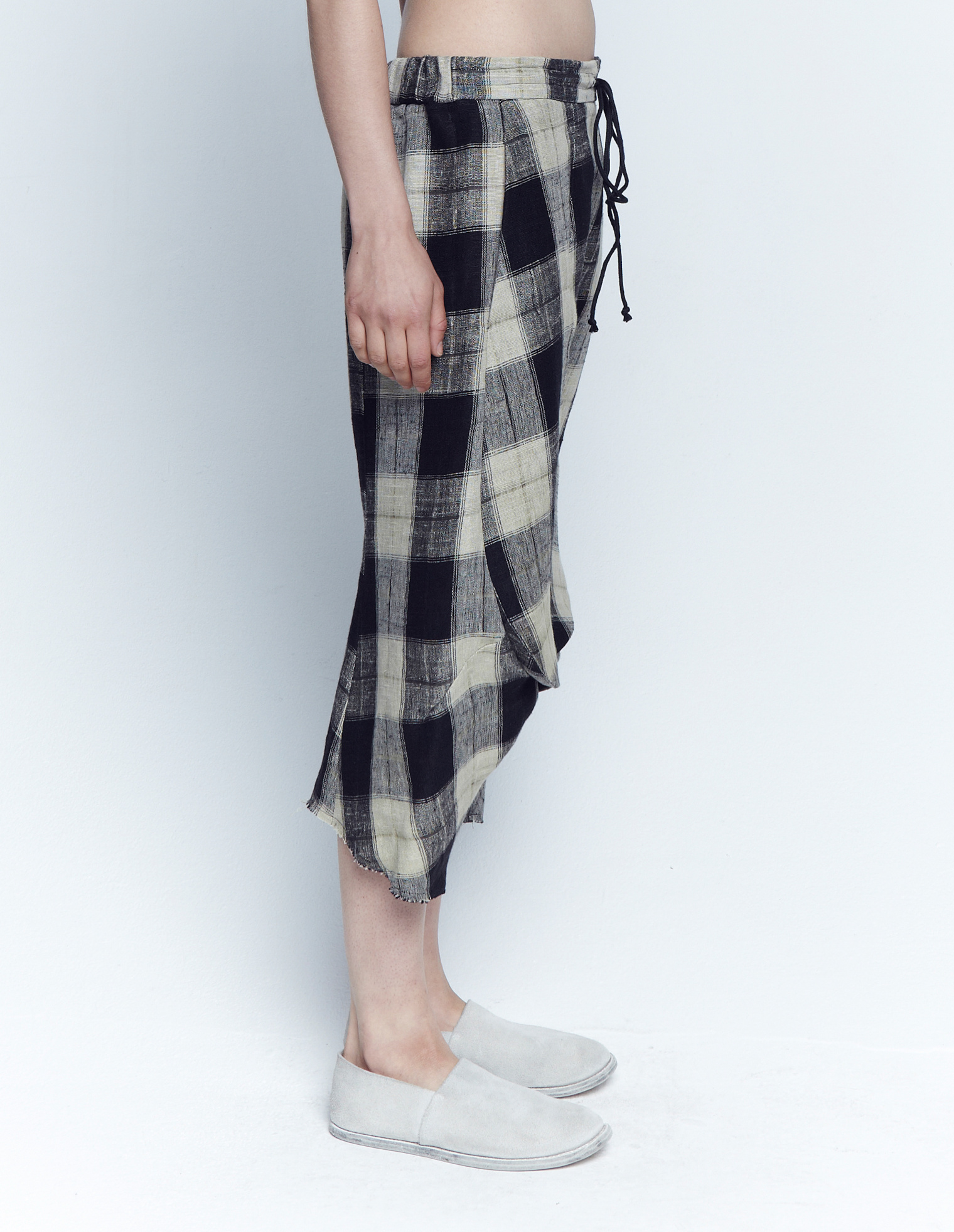 Lumen et Umbra Linen low crotch drawstring shorts