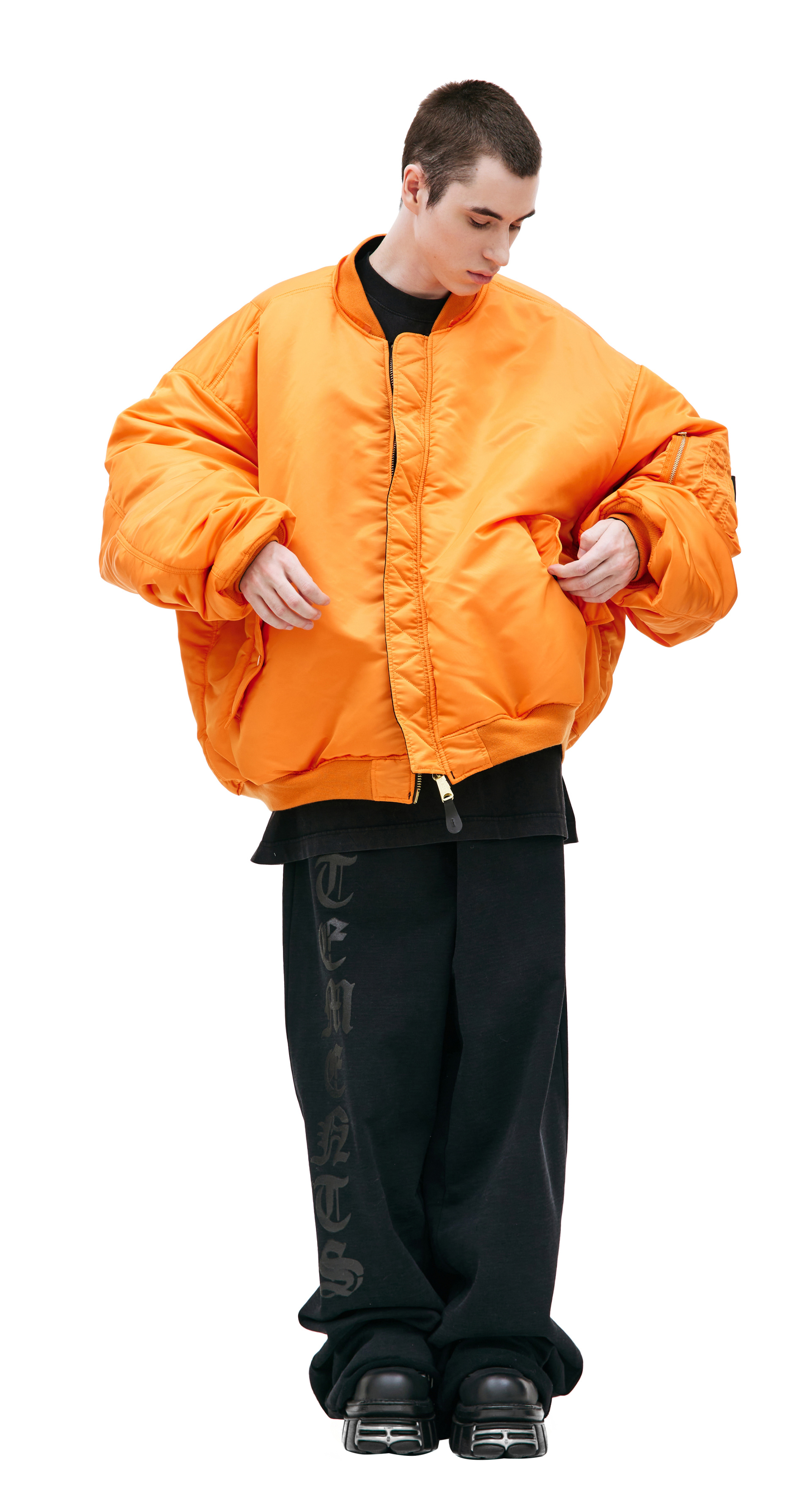 VETEMENTS VETEMENTS x Alpha Industries reversible bomber jacket