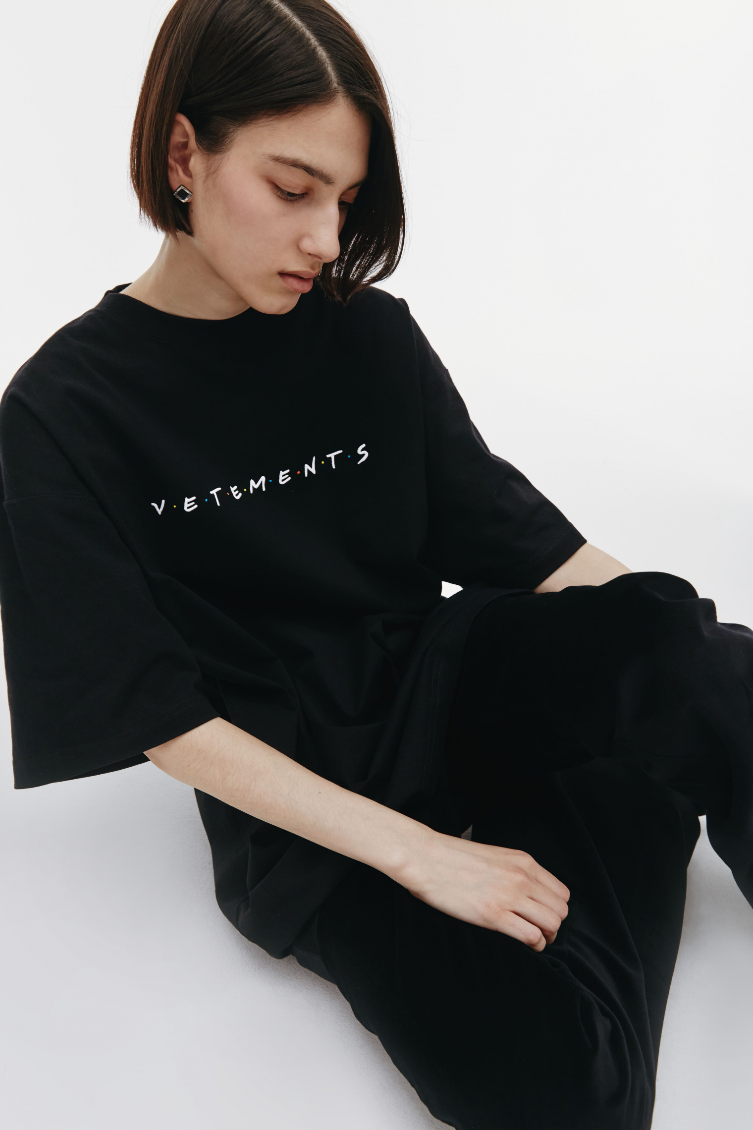 VETEMENTS Oversize Black Logo T-Shirt
