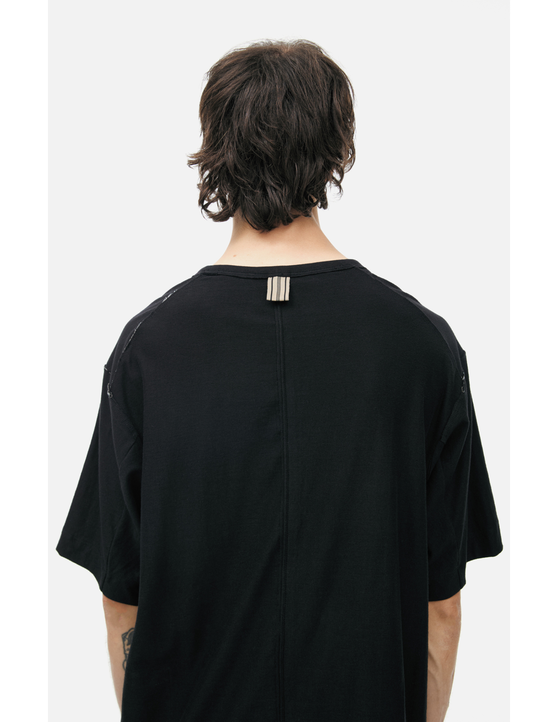 Ziggy Chen Футболка-0M2610218 CENTER SEAMED с вертикальными швами, свободный крой, удлиненный силуэт, черная