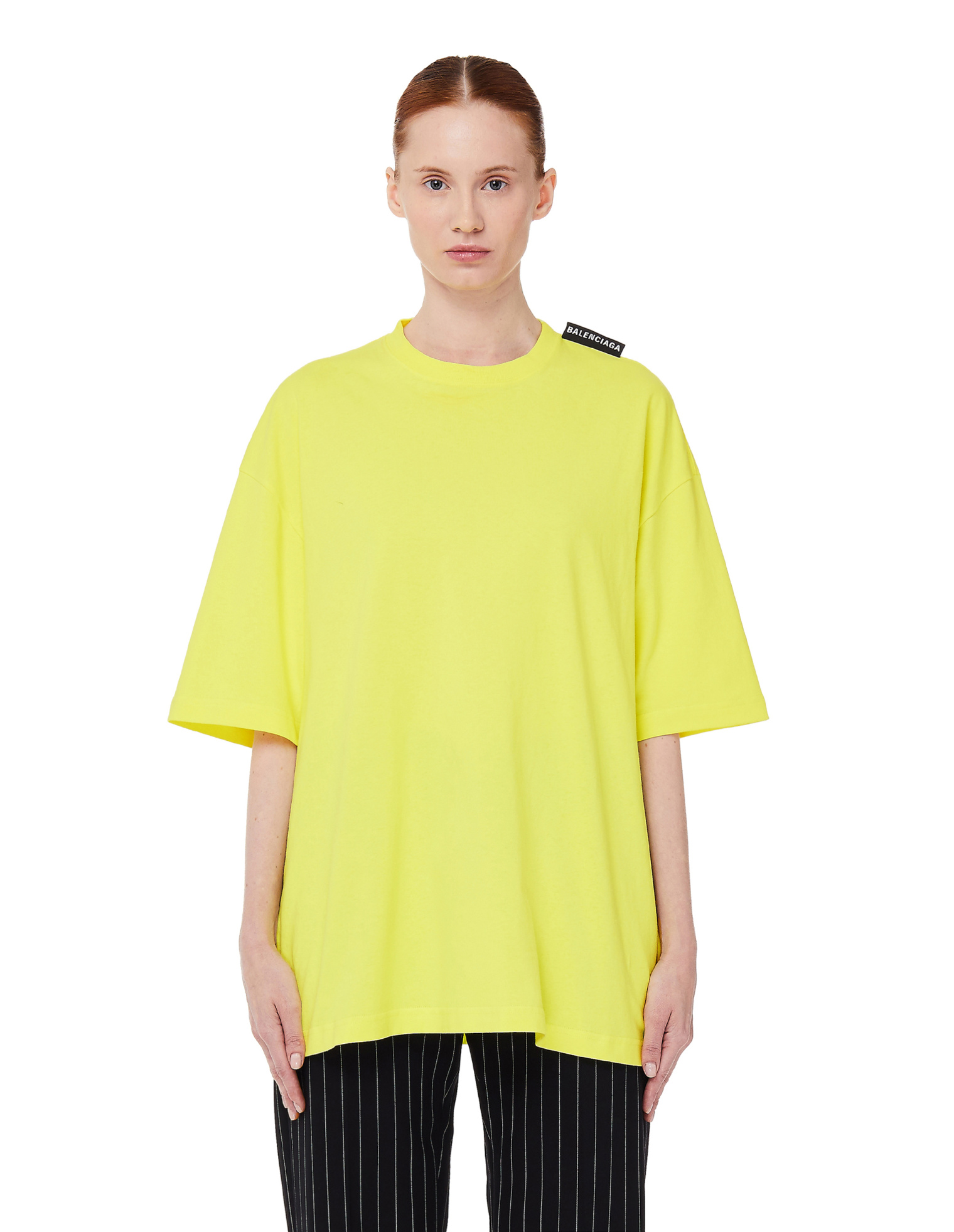 Balenciaga Хлопковая футболка с биркой на плече