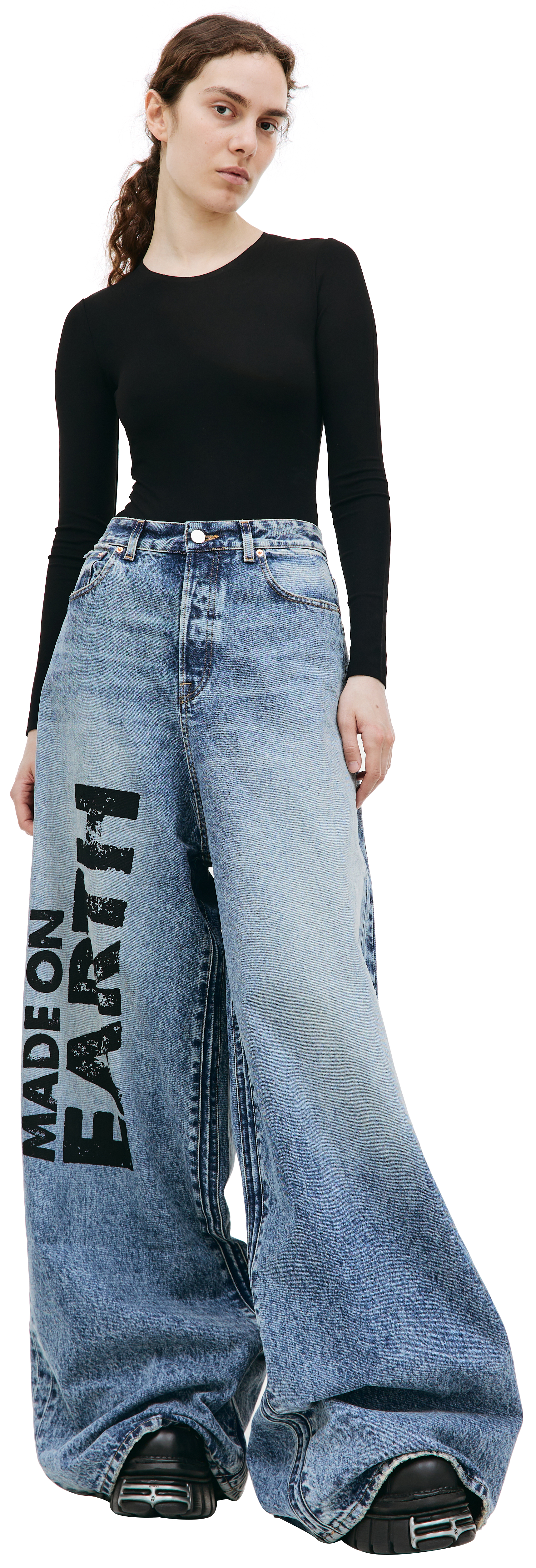 VETEMENTS \'Made on earth\' printed jeans