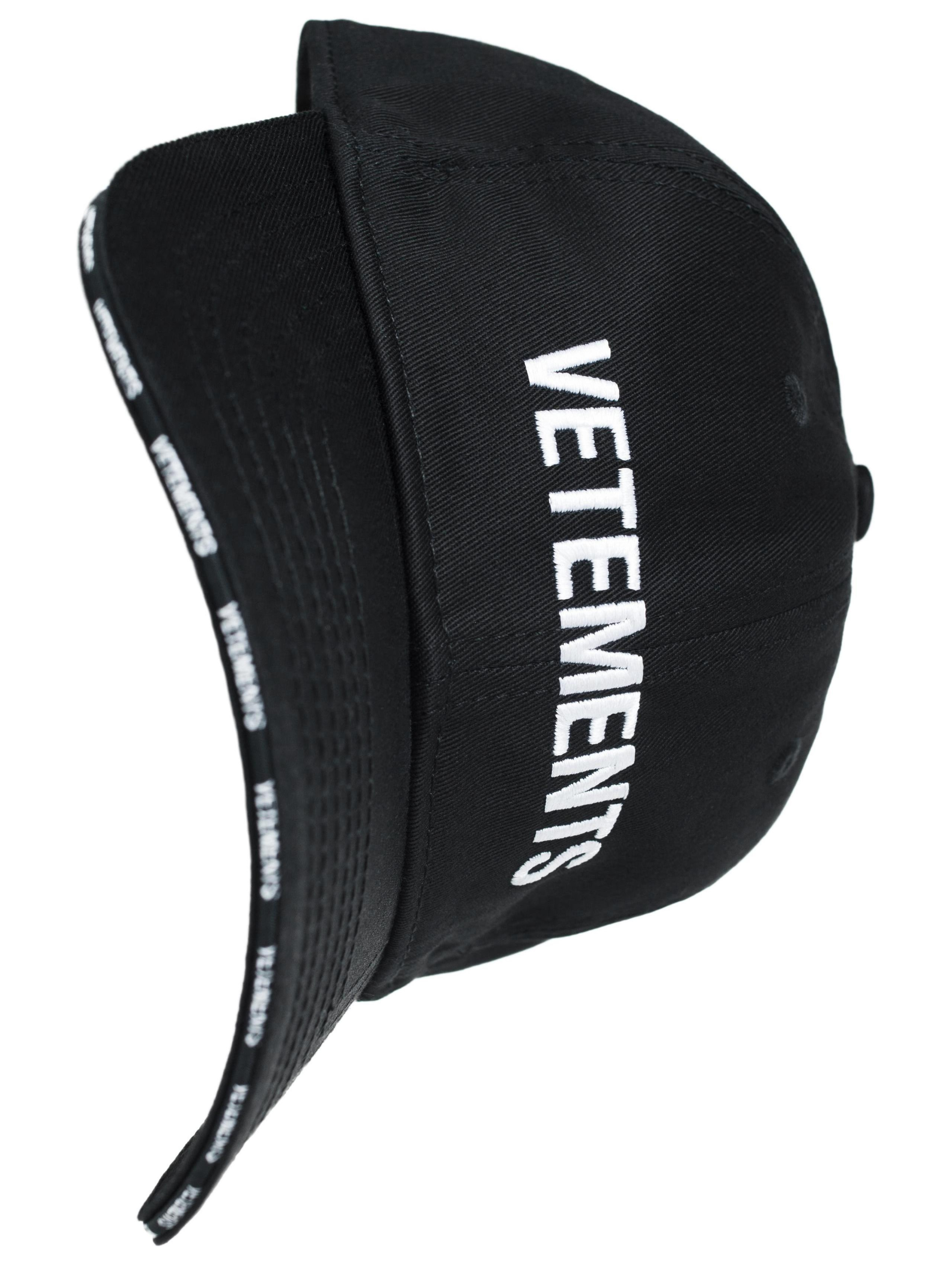 VETEMENTS Embroidered logo cap