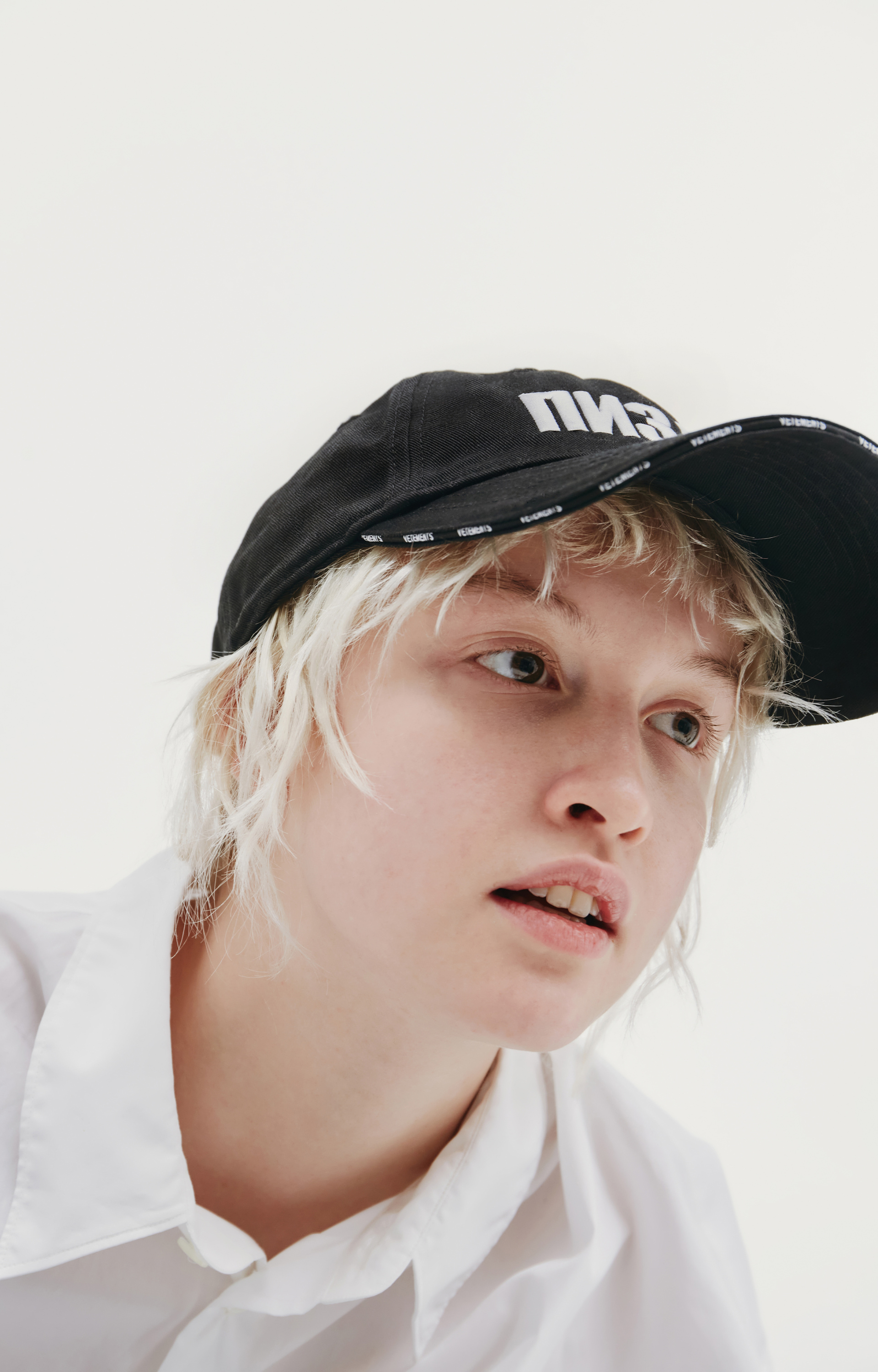 VETEMENTS VETEMENTS x SV Cap