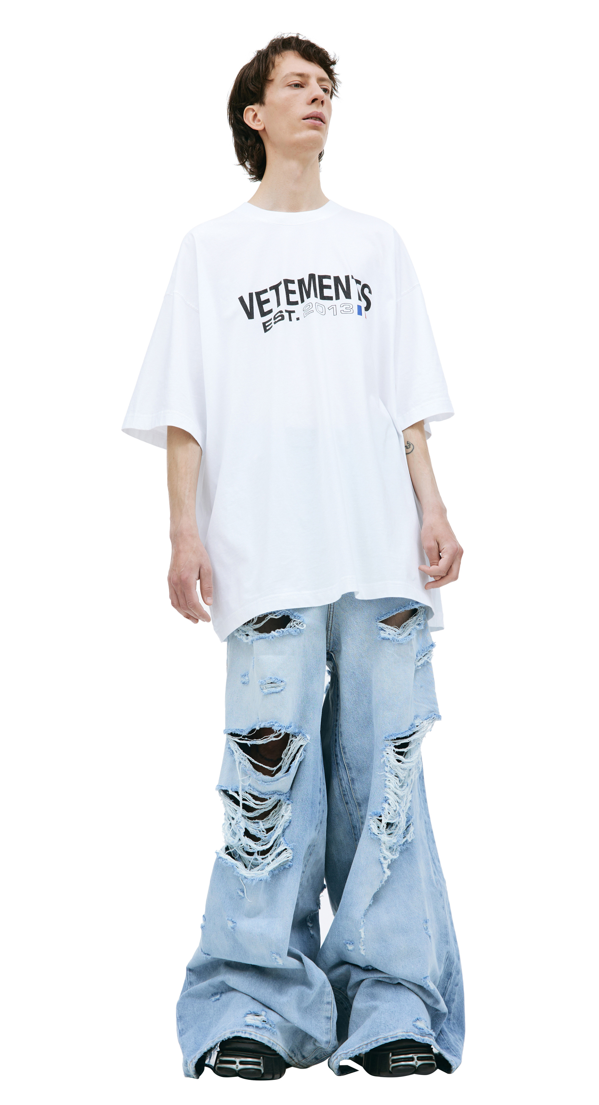 Мужские футболки VETEMENTS, купить по цене от 30 540 руб. в интернет ...