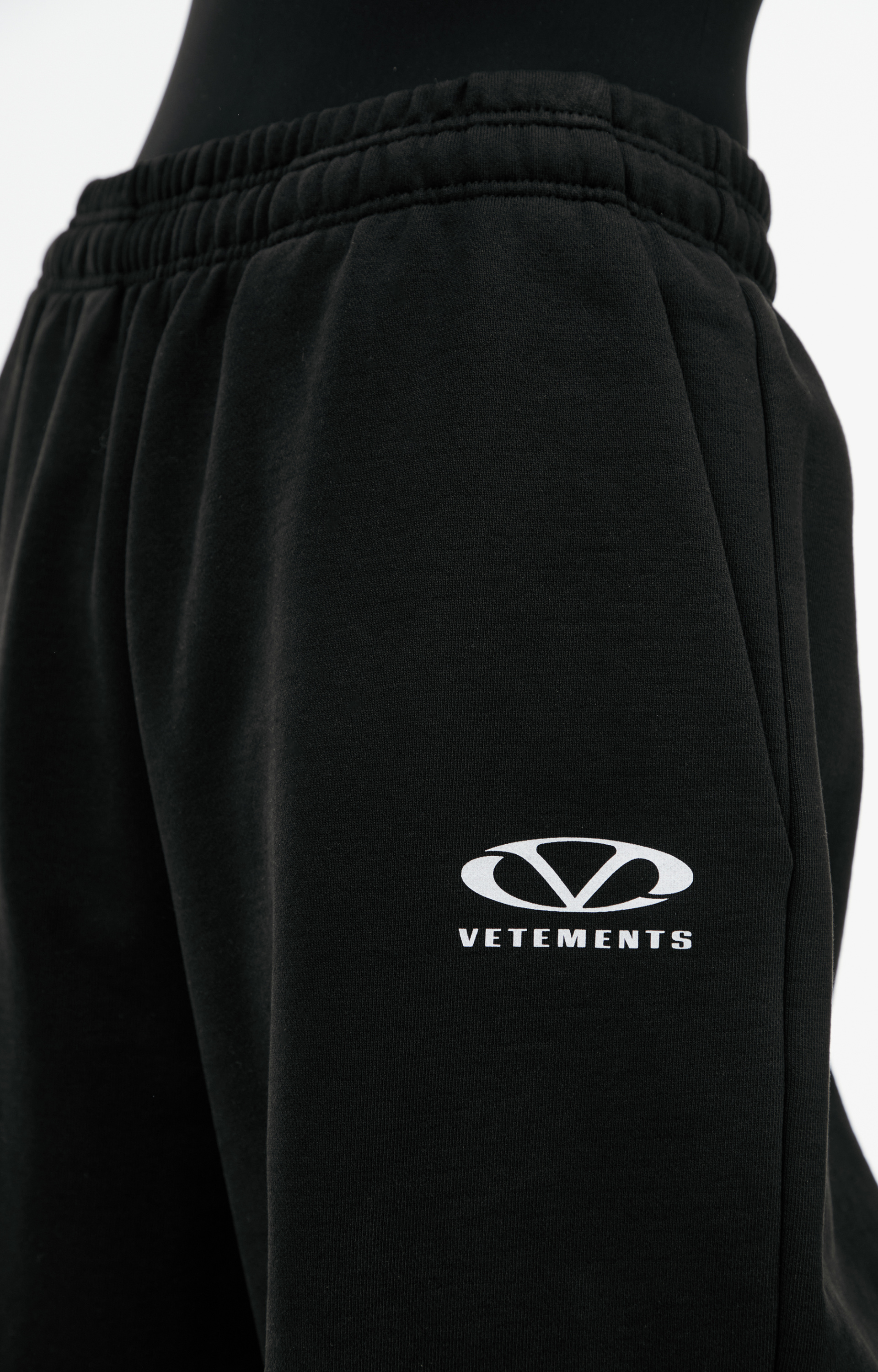 VETEMENTS Sporty trousers with logo