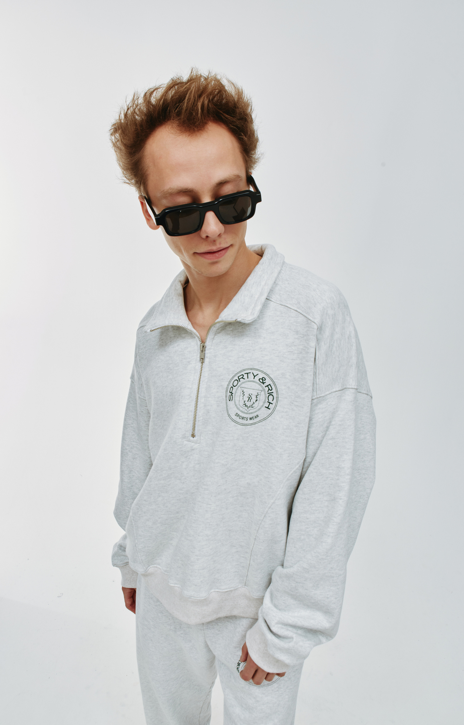SPORTY & RICH Connecticut Crest Zipped Sweatshirt