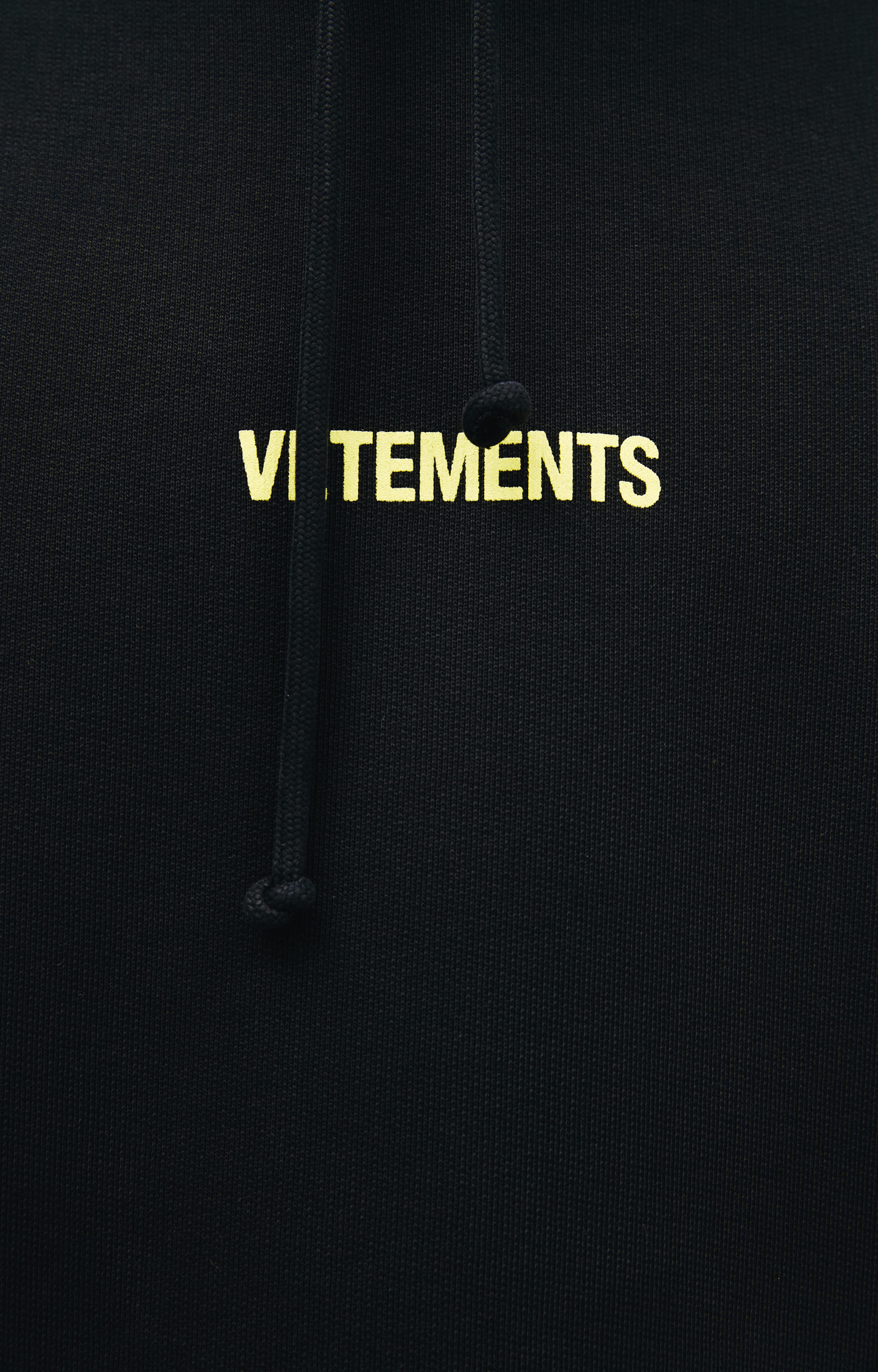 VETEMENTS Logo Label Hoodie in black