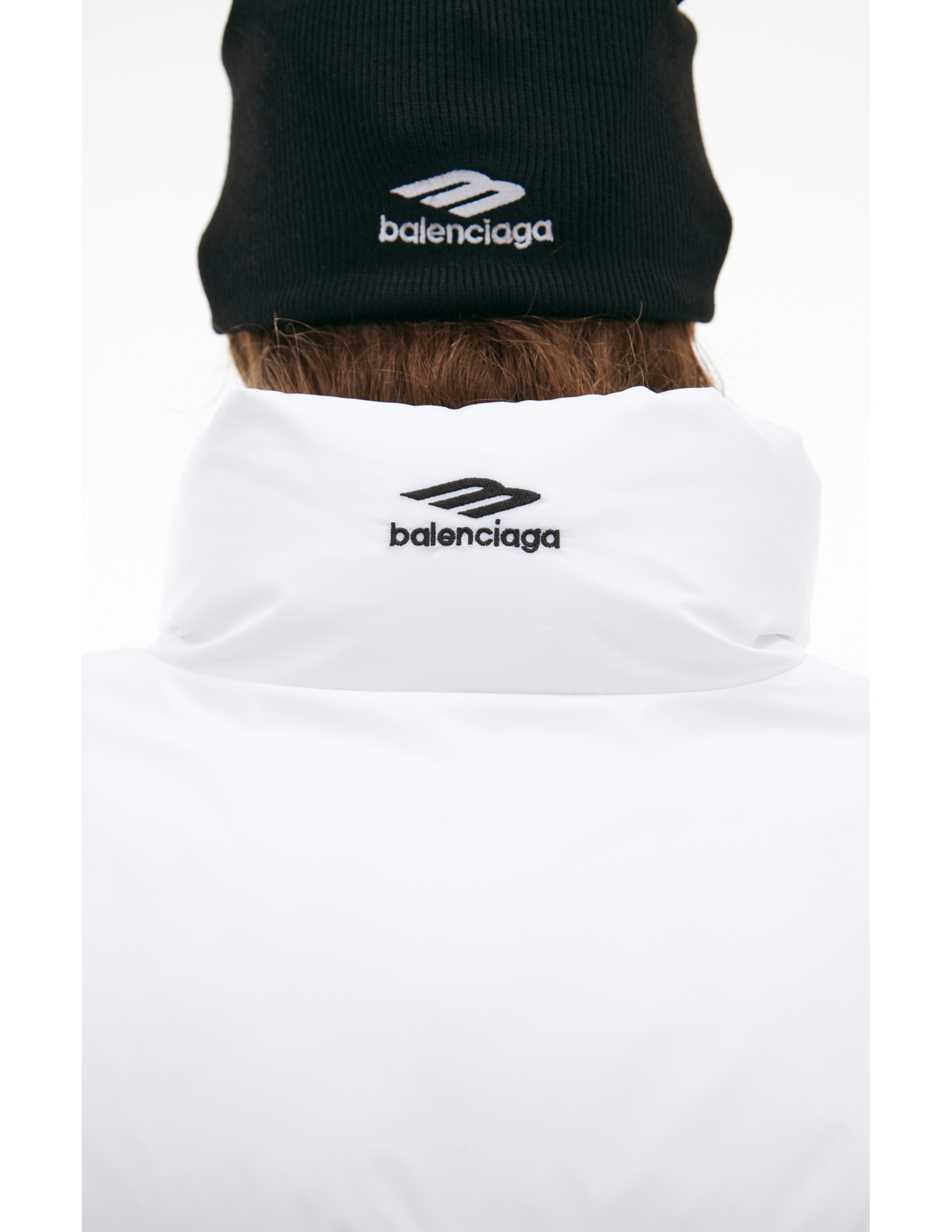 Balenciaga Пуховик-809489/TNO12/9000 укороченный, вышивка лого на вороте и рукавах, белый