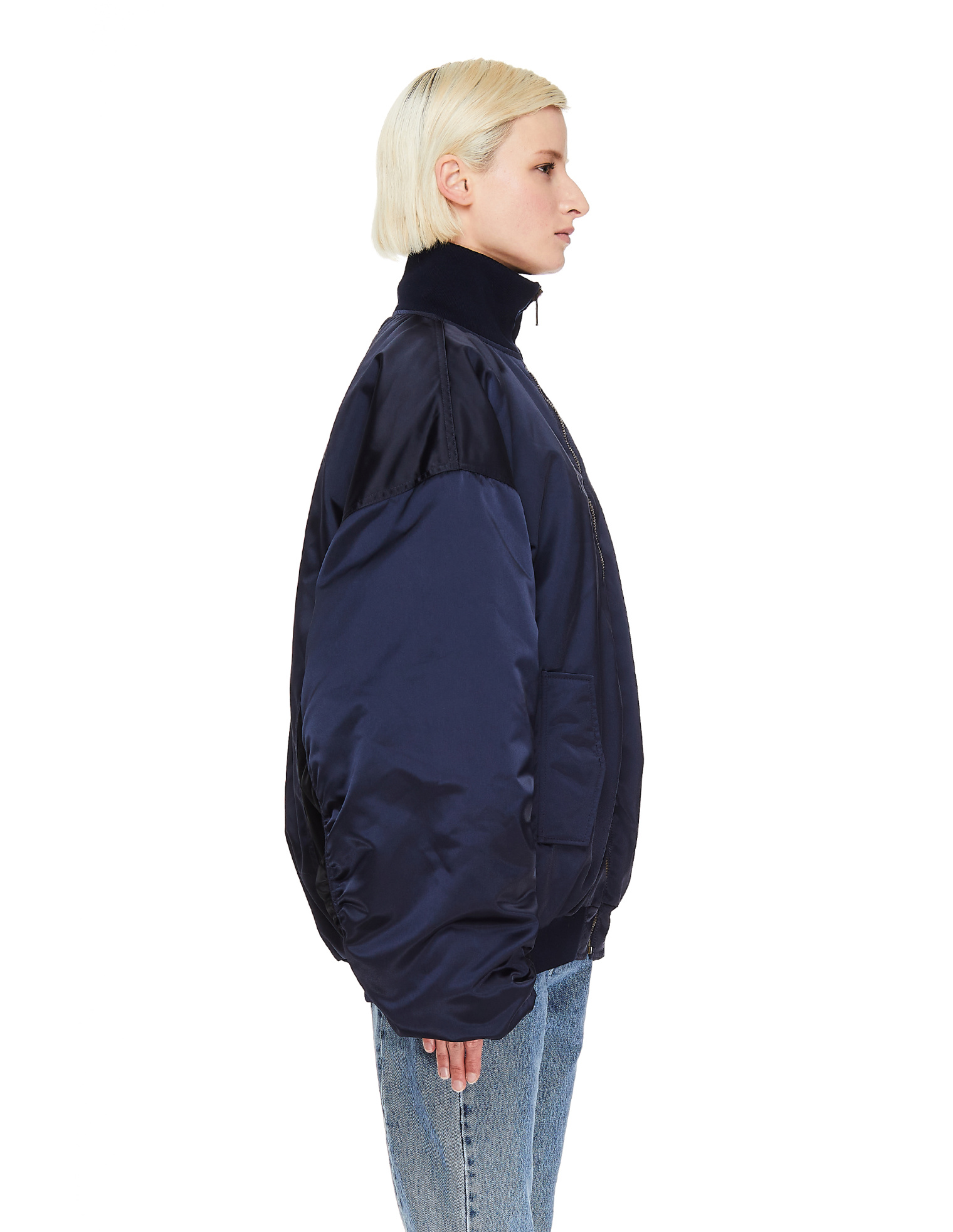 Balenciaga Оверсайз бомбер с вышитым логотипом