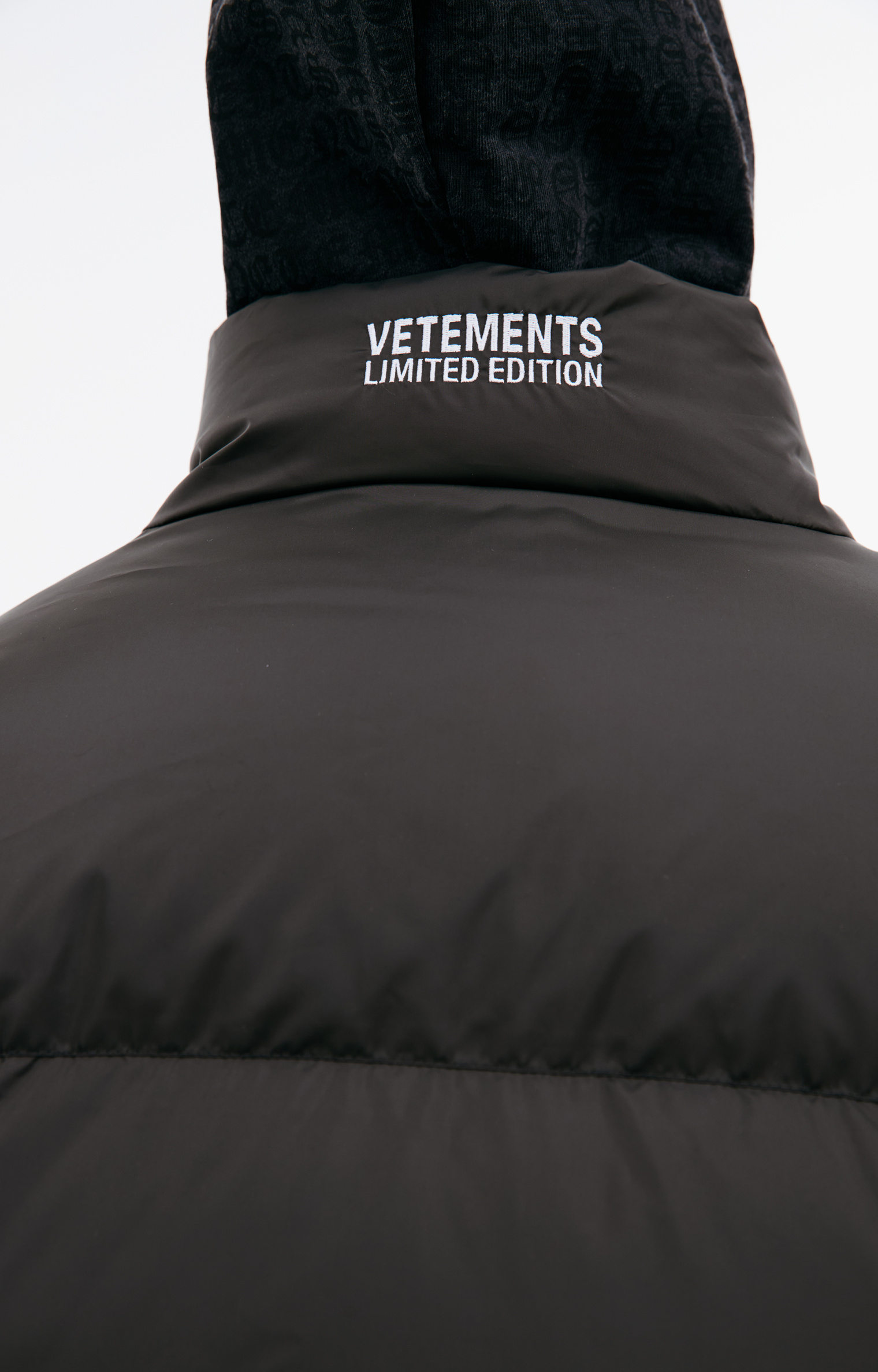 VETEMENTS Cropped down jacket