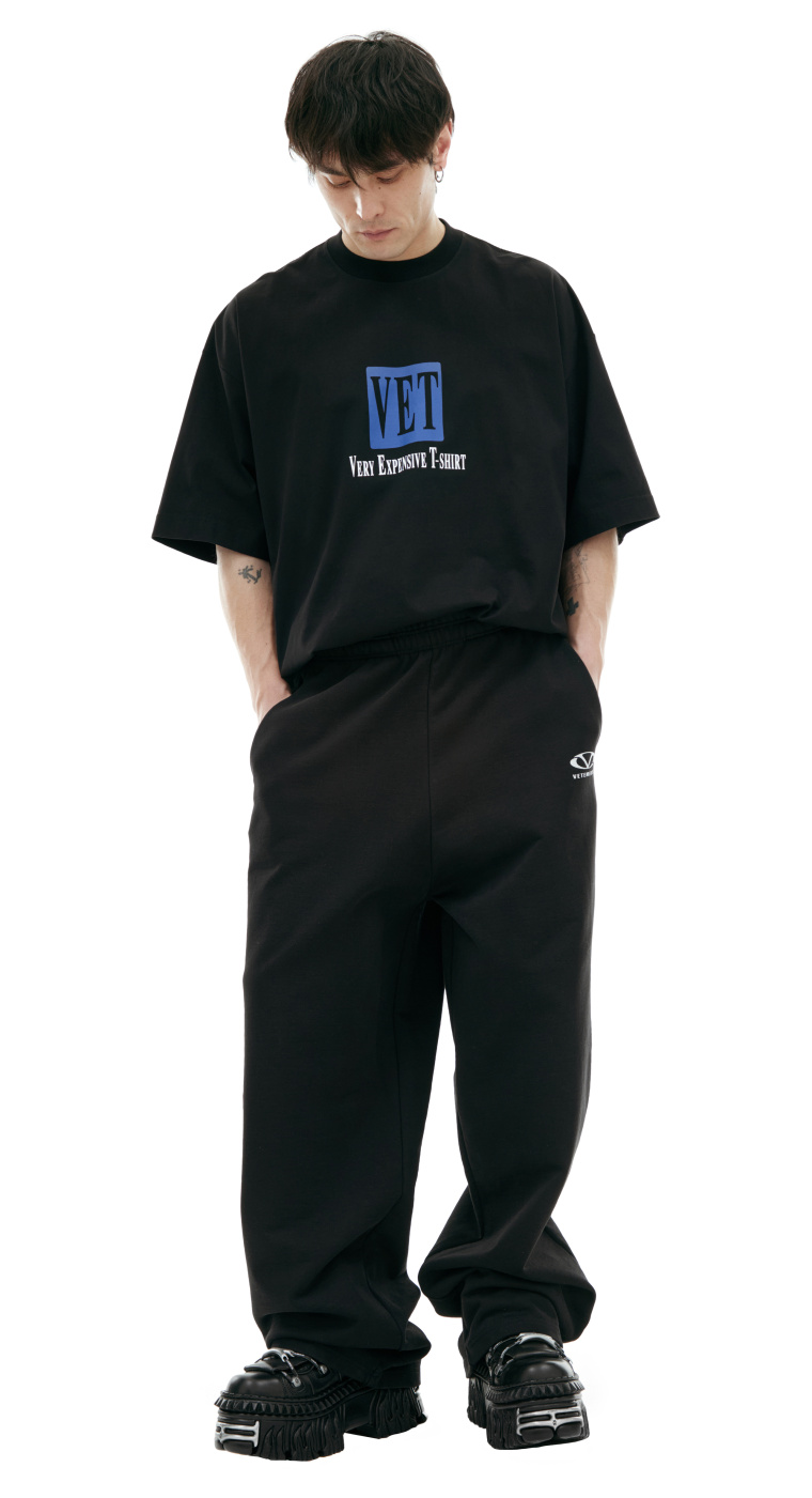 VETEMENTS Trousers