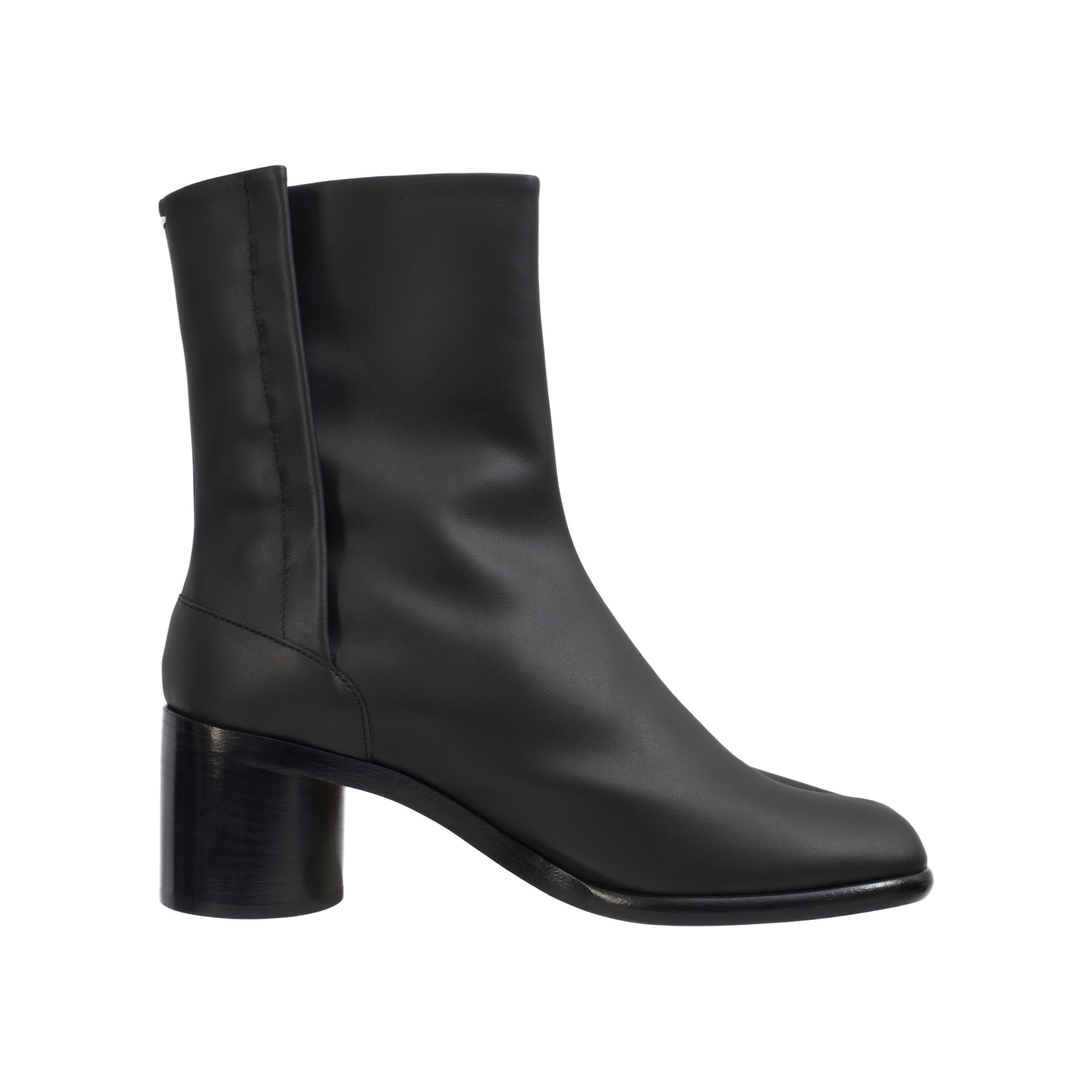 Maison Margiela Tabi Ankle Boots In Black