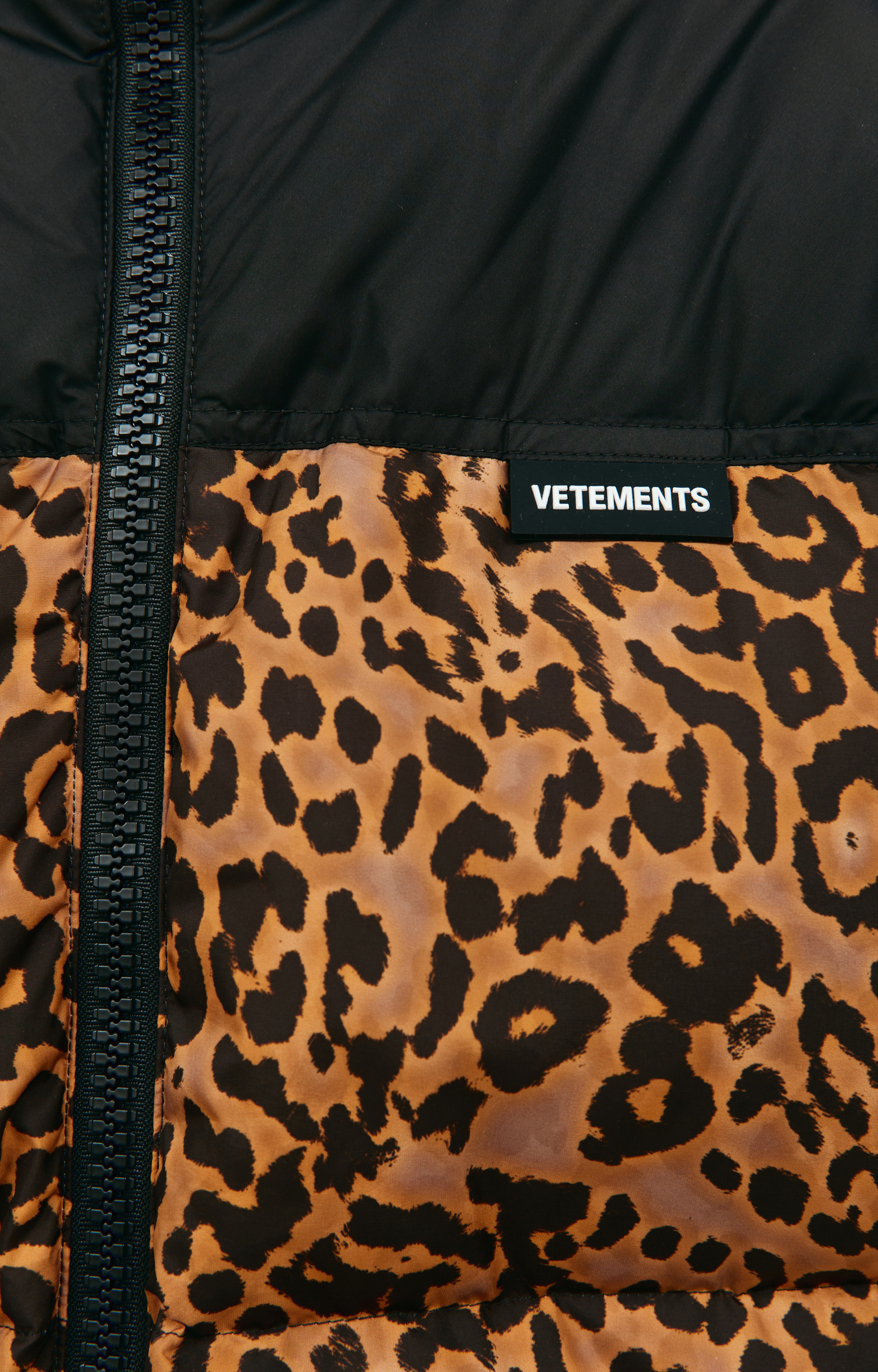 VETEMENTS Down jacket with animal print