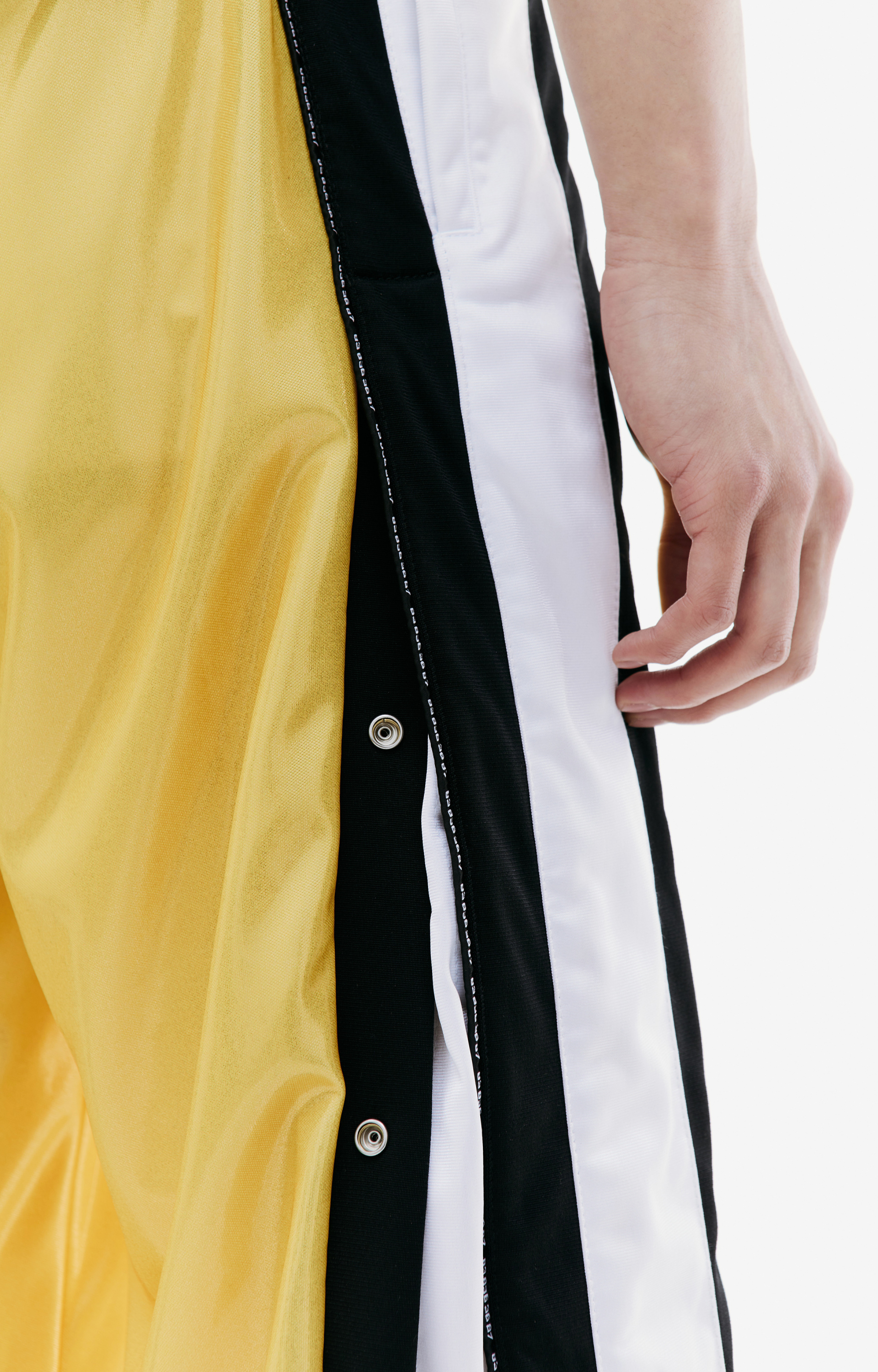 VTMNTS Trousers with side stripes