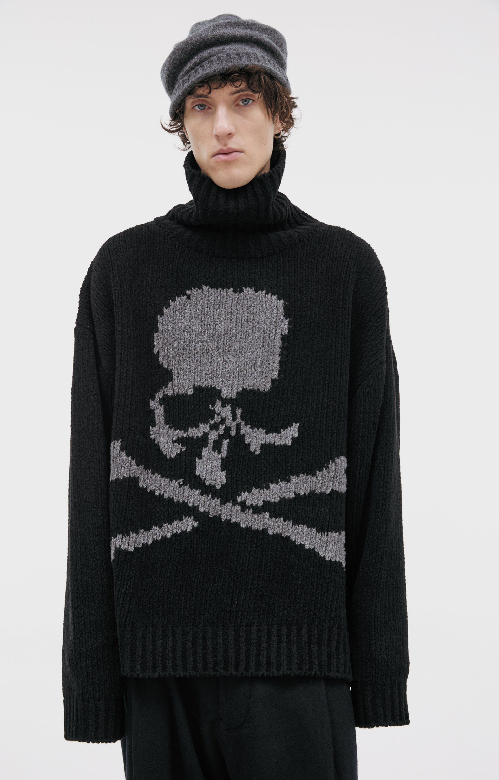 Mastermind WORLD High neck sweater