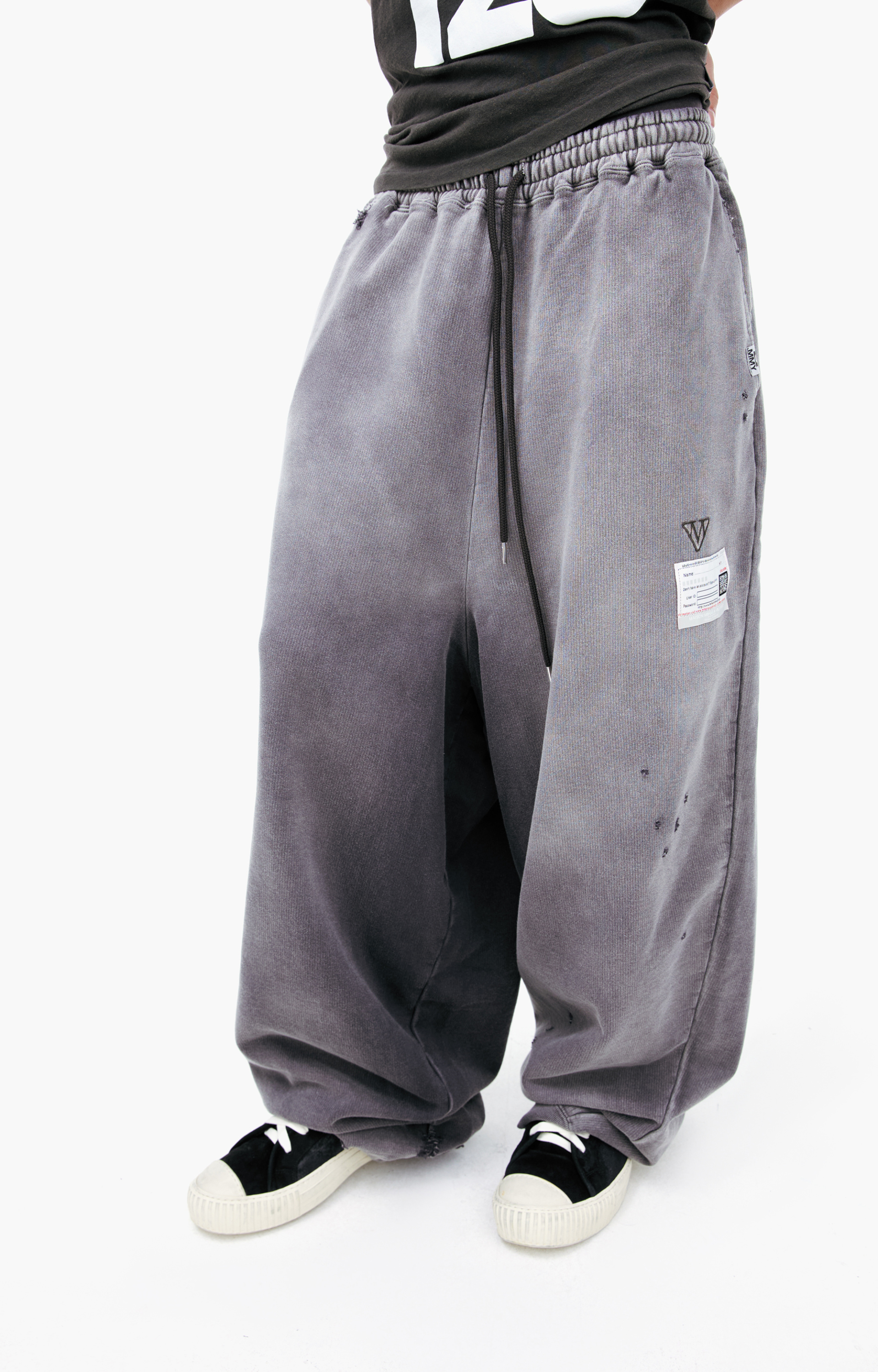Maison Mihara Yasuhiro Scuffed sweatpants