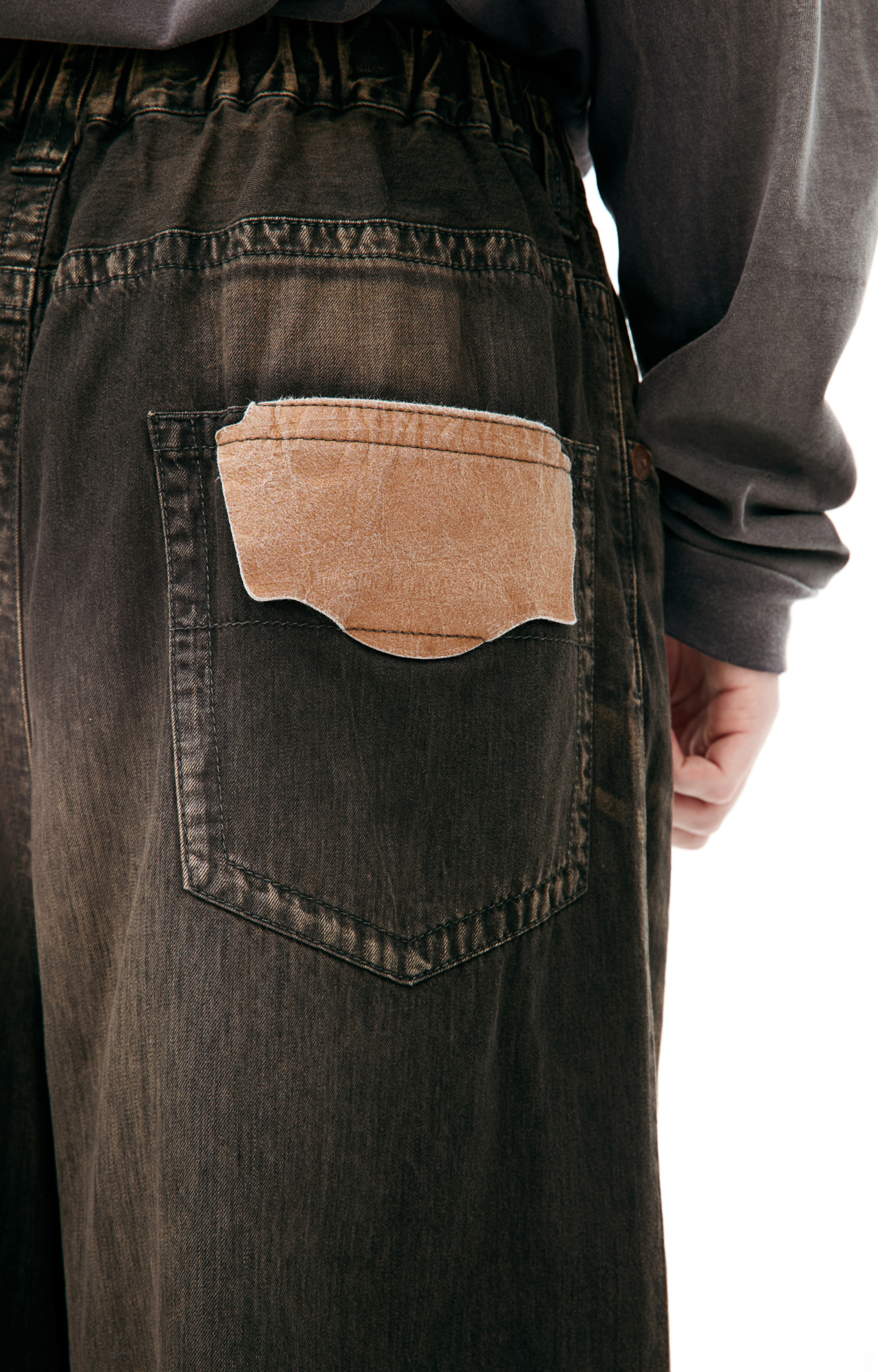 Maison Mihara Yasuhiro Jeans with patch on the pocket