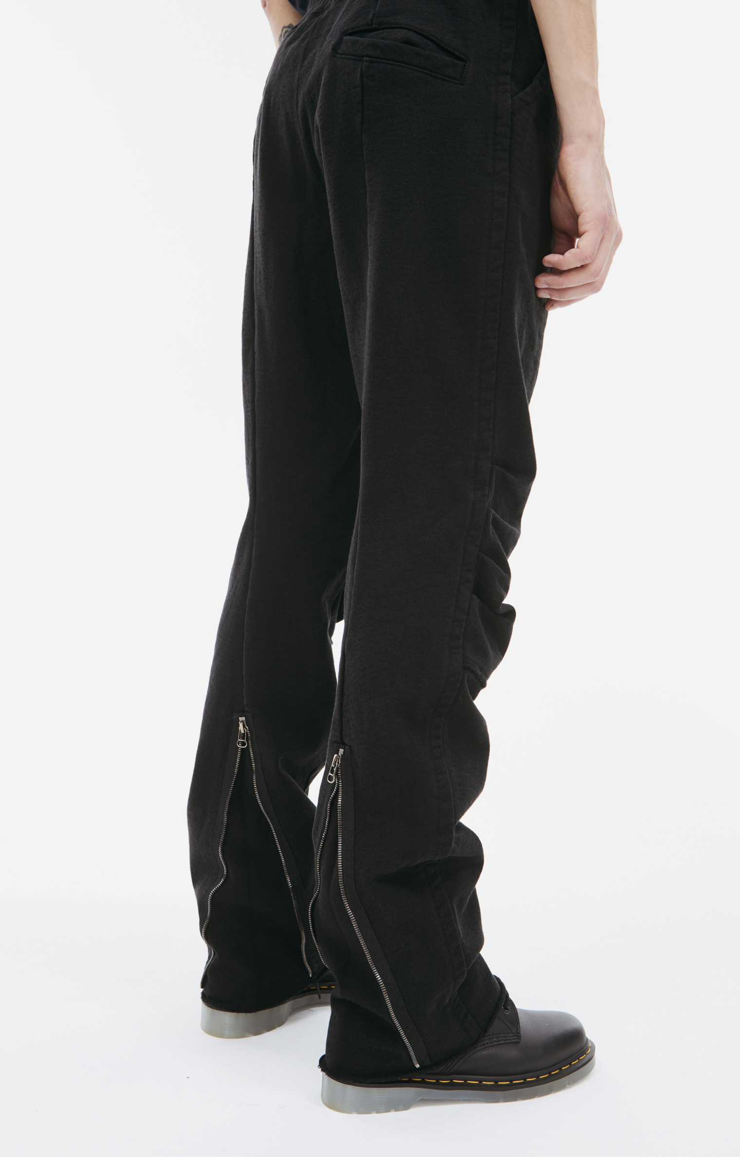 The Viridi-Anne Black trousers with zippers