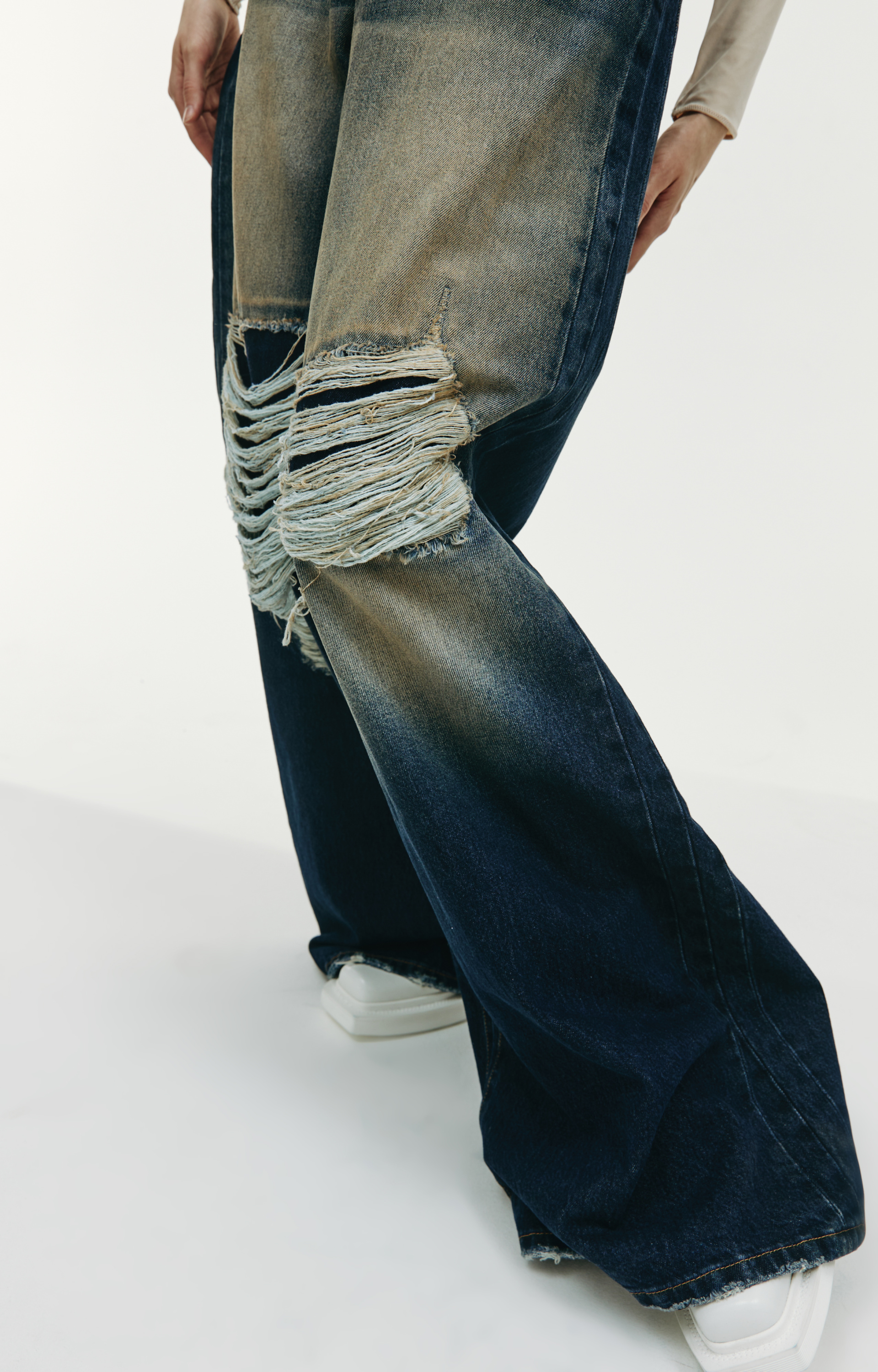 VETEMENTS Navy blue baggy jeans