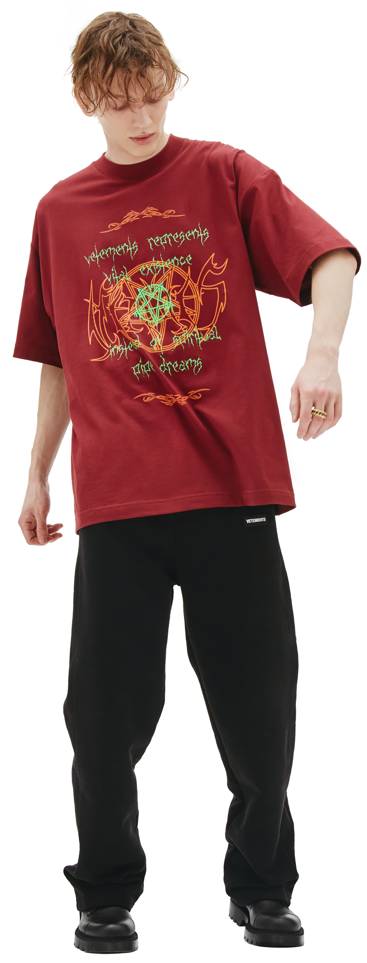 VETEMENTS Gothic Oversized t-shirt