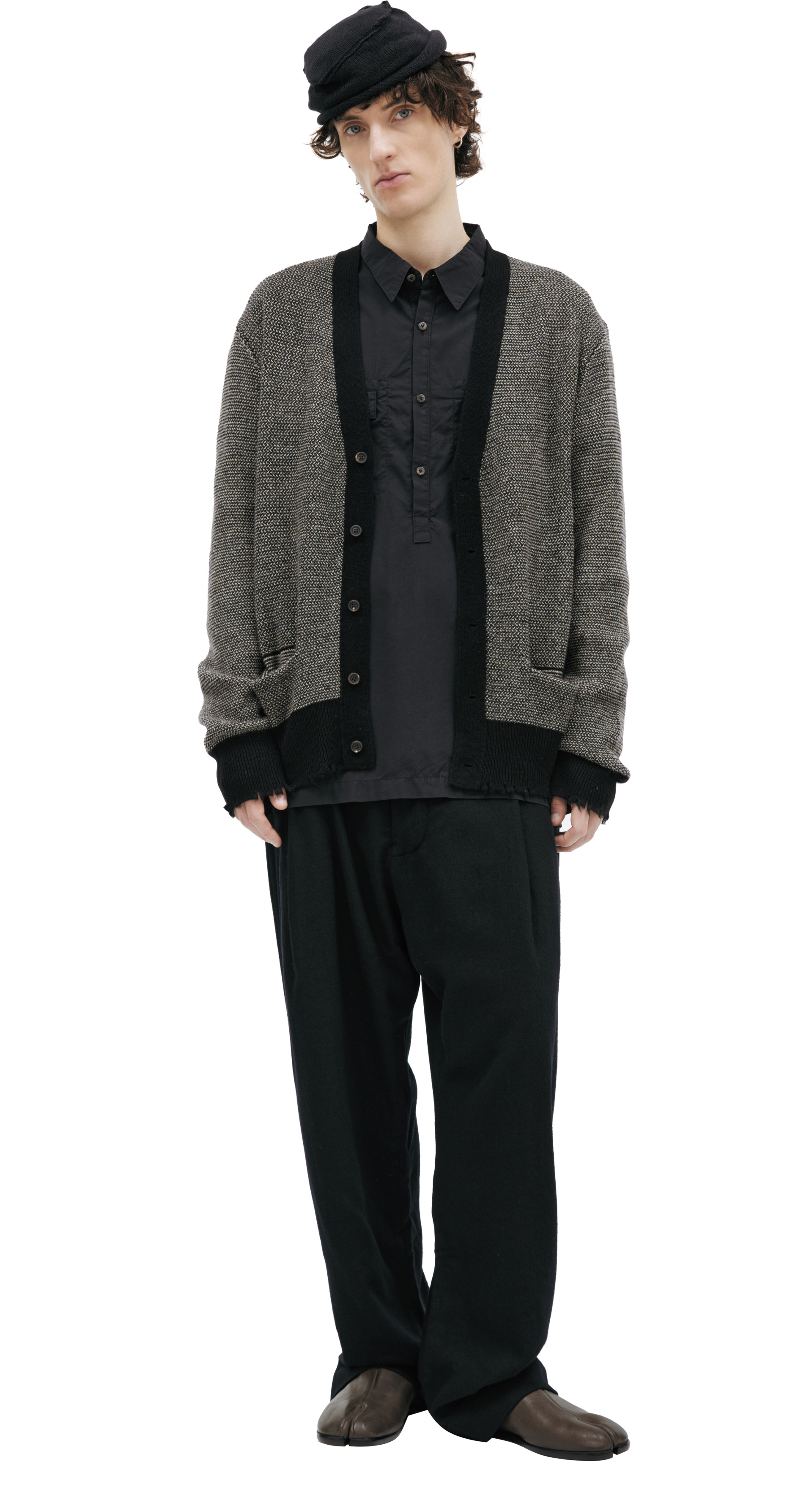 Ziggy Chen Knitted cardigan with a distressed look