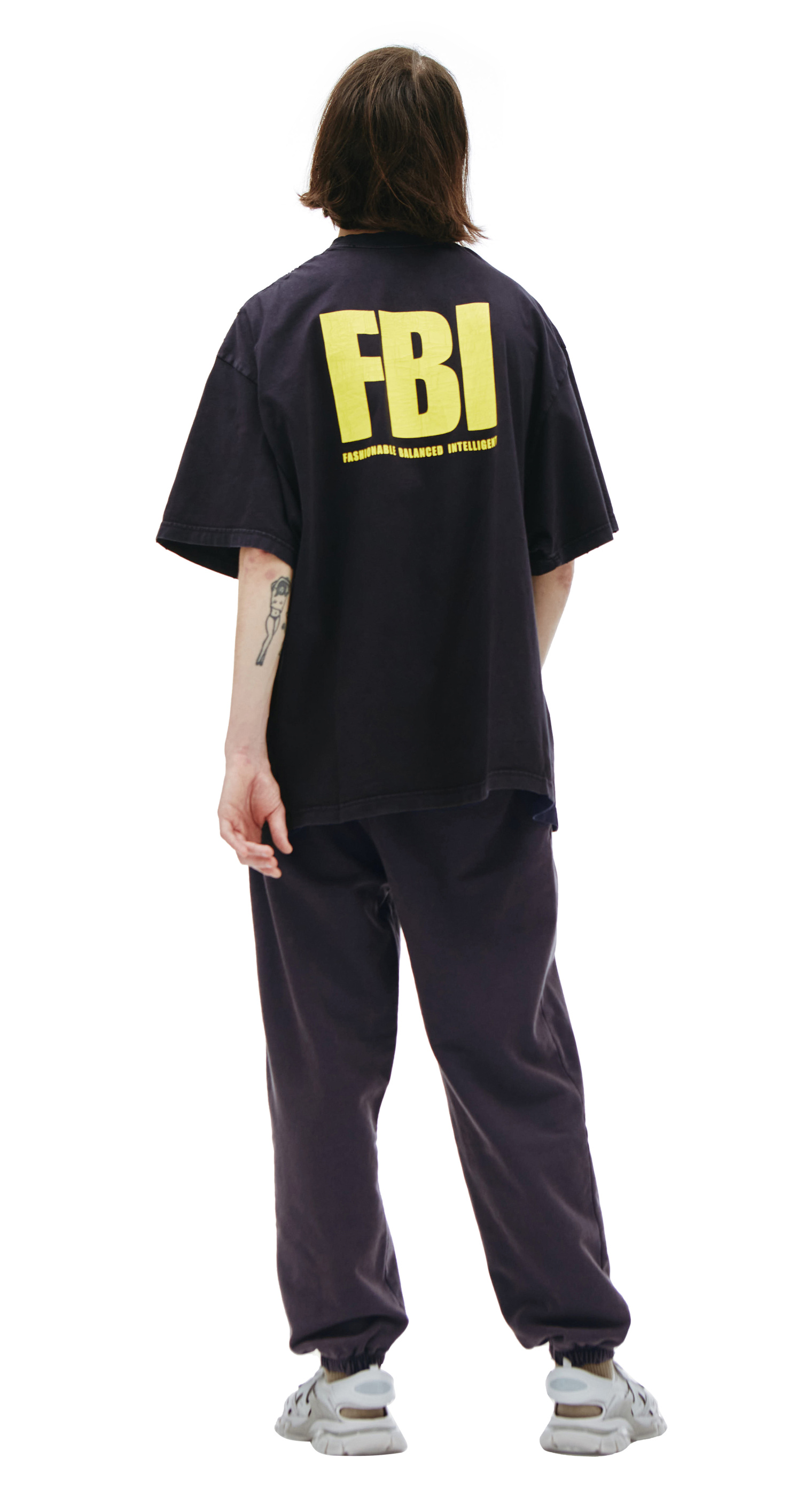 Balenciaga Оверсайз футболка с принтом FBI