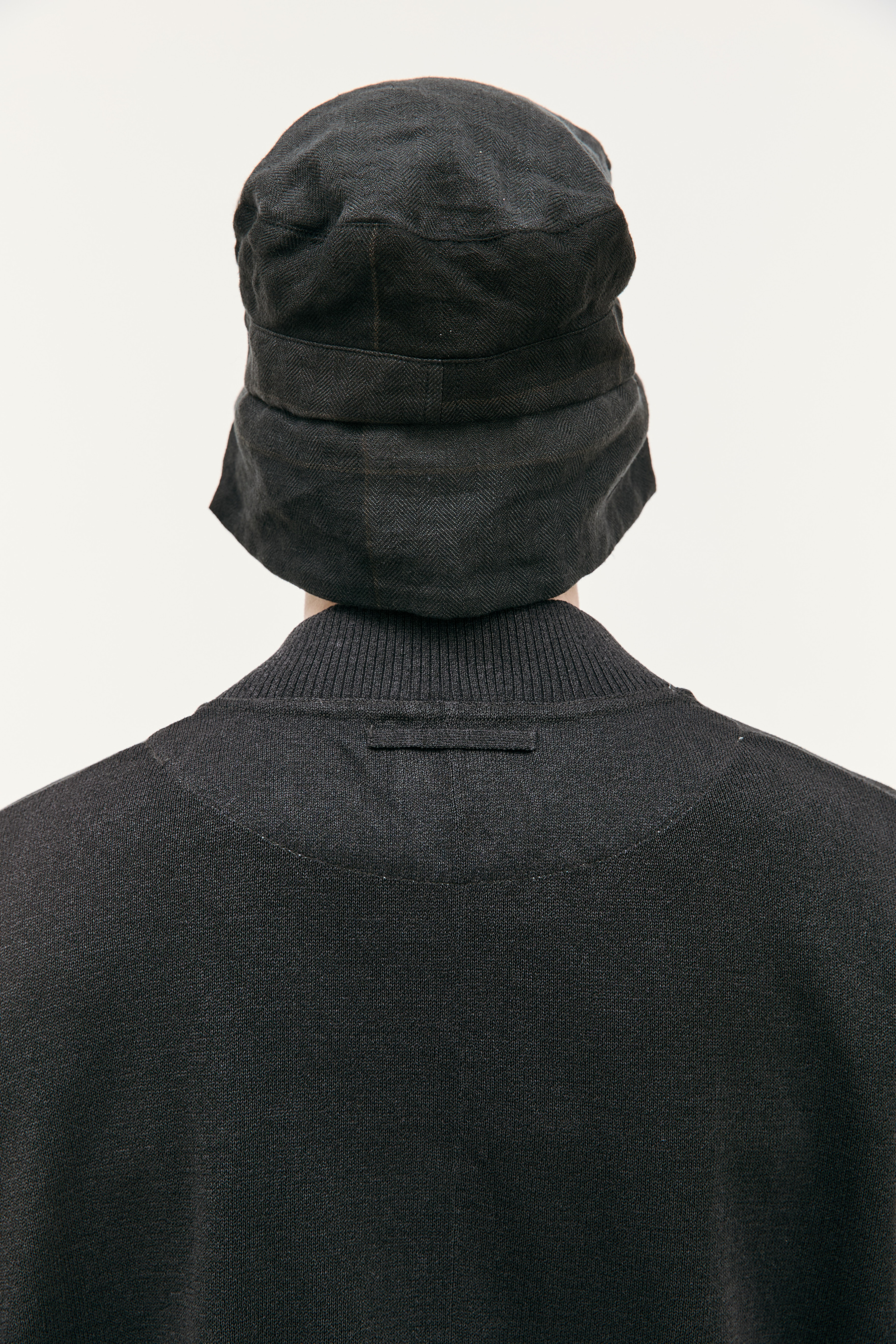 The Viridi-Anne Black check linen cap