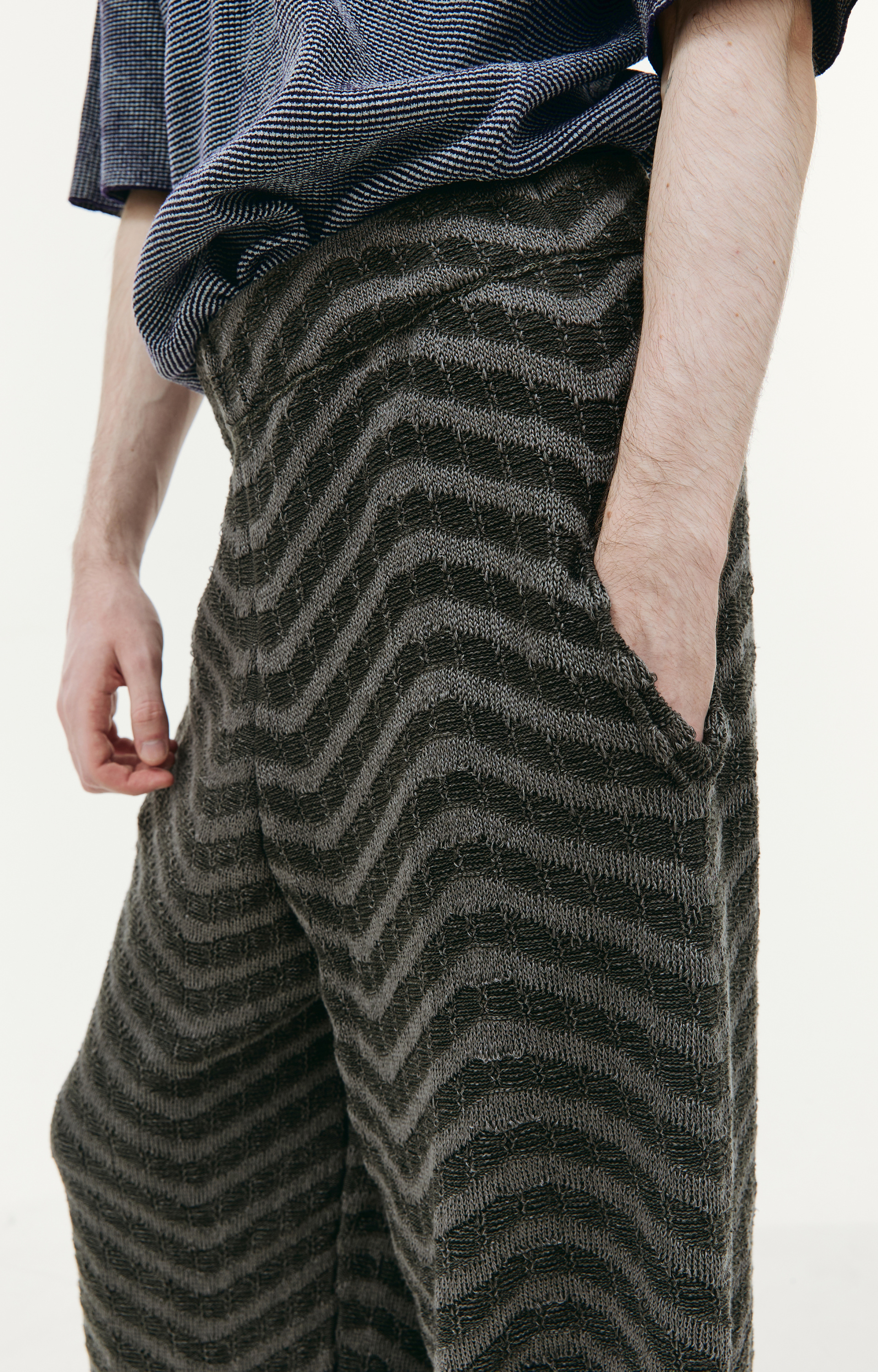 Isa Boulder Knit stripes trousers