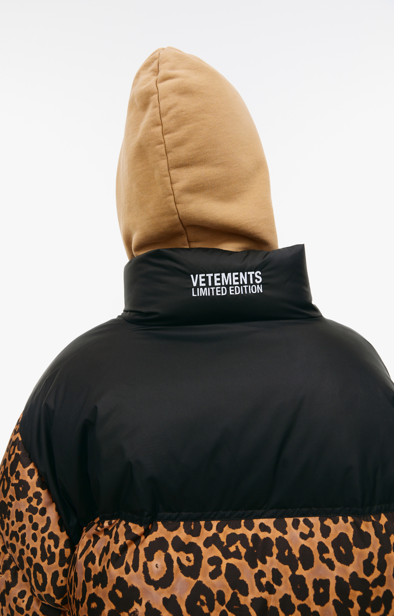 VETEMENTS Down jacket with animal print