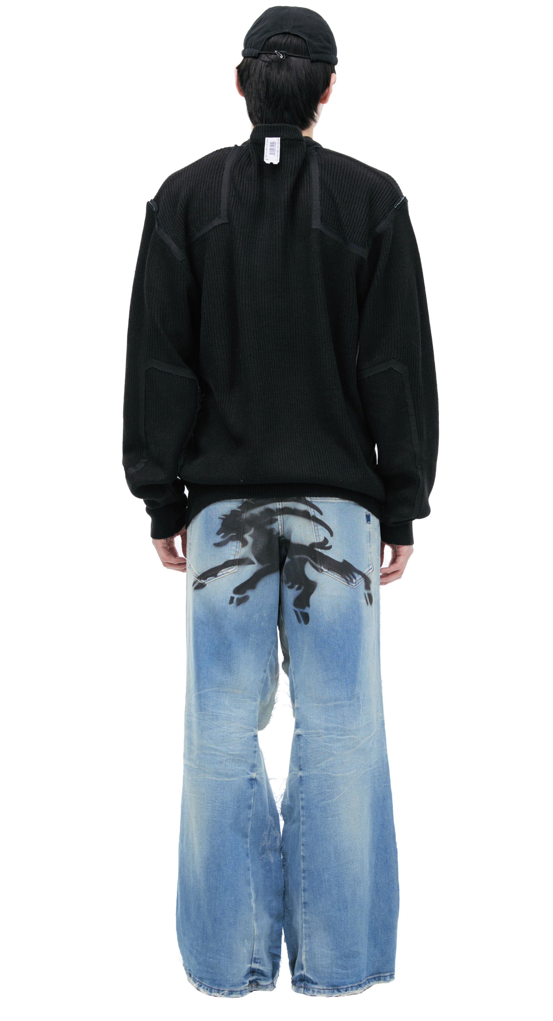 PROTOTYPES Sweater with contrasting seams