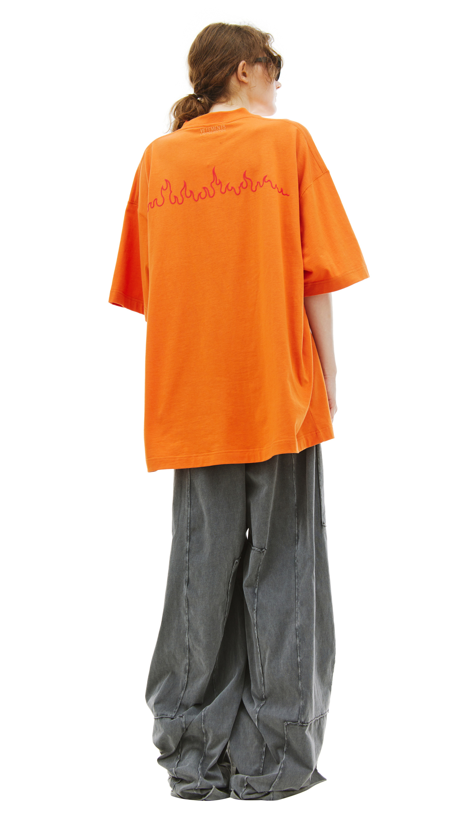 VETEMENTS Оверсайз футболка \'Hotter Than Your Ex\'