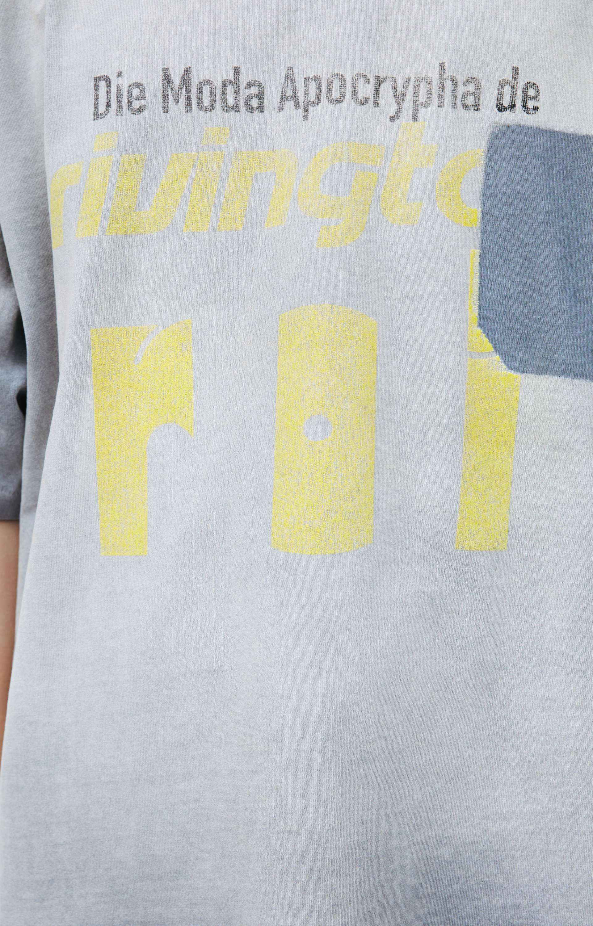 RRR123 T-shirt with faux pocket