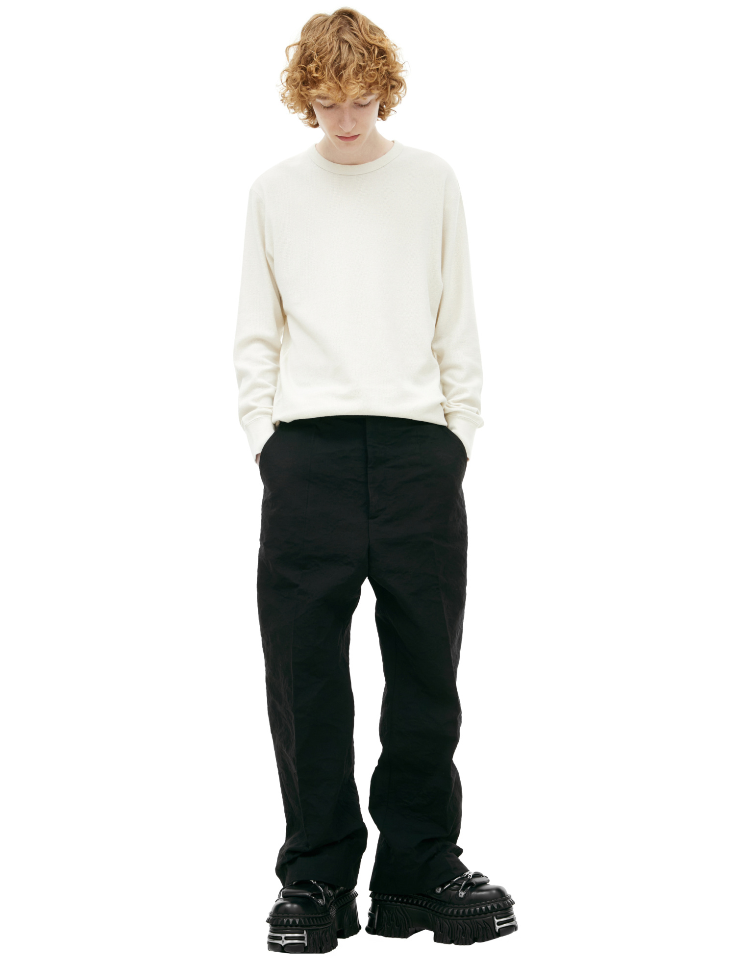 VETEMENTS Брюки-UA66PA110B со стрелками, металлизированные, мятые, черн