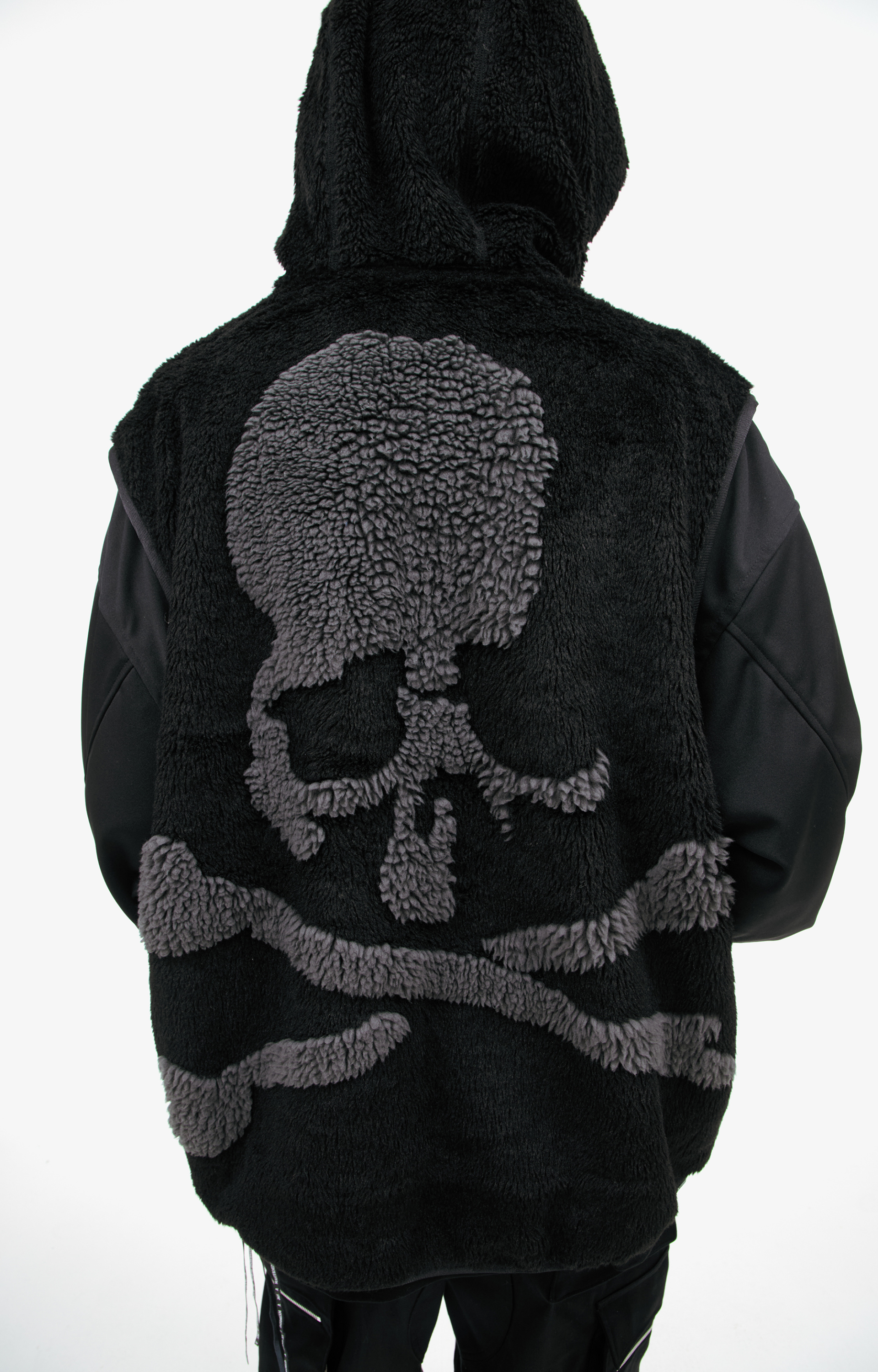 Mastermind WORLD Plush vest with hood
