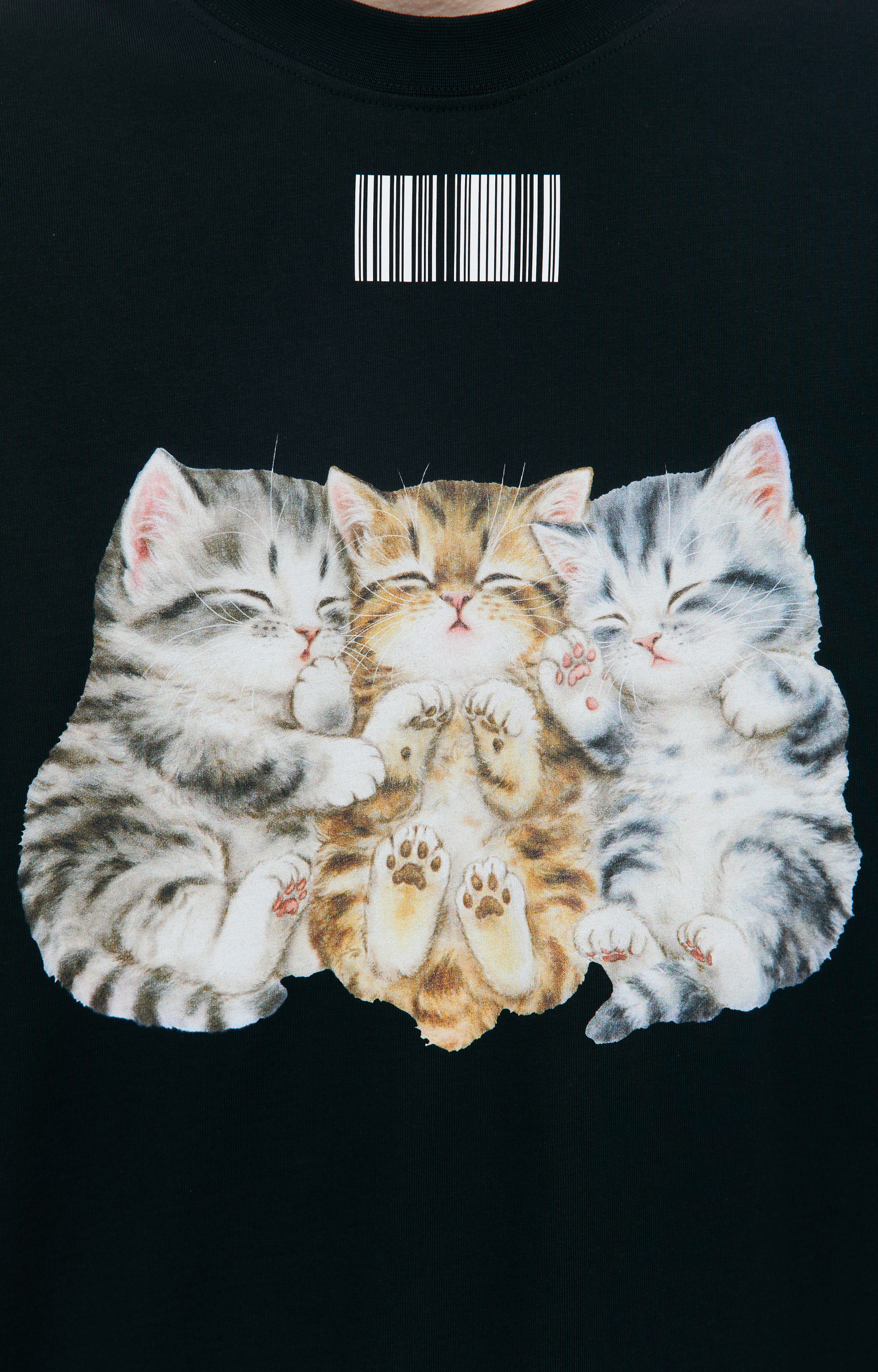 VTMNTS Black Cute Cat t-shirt