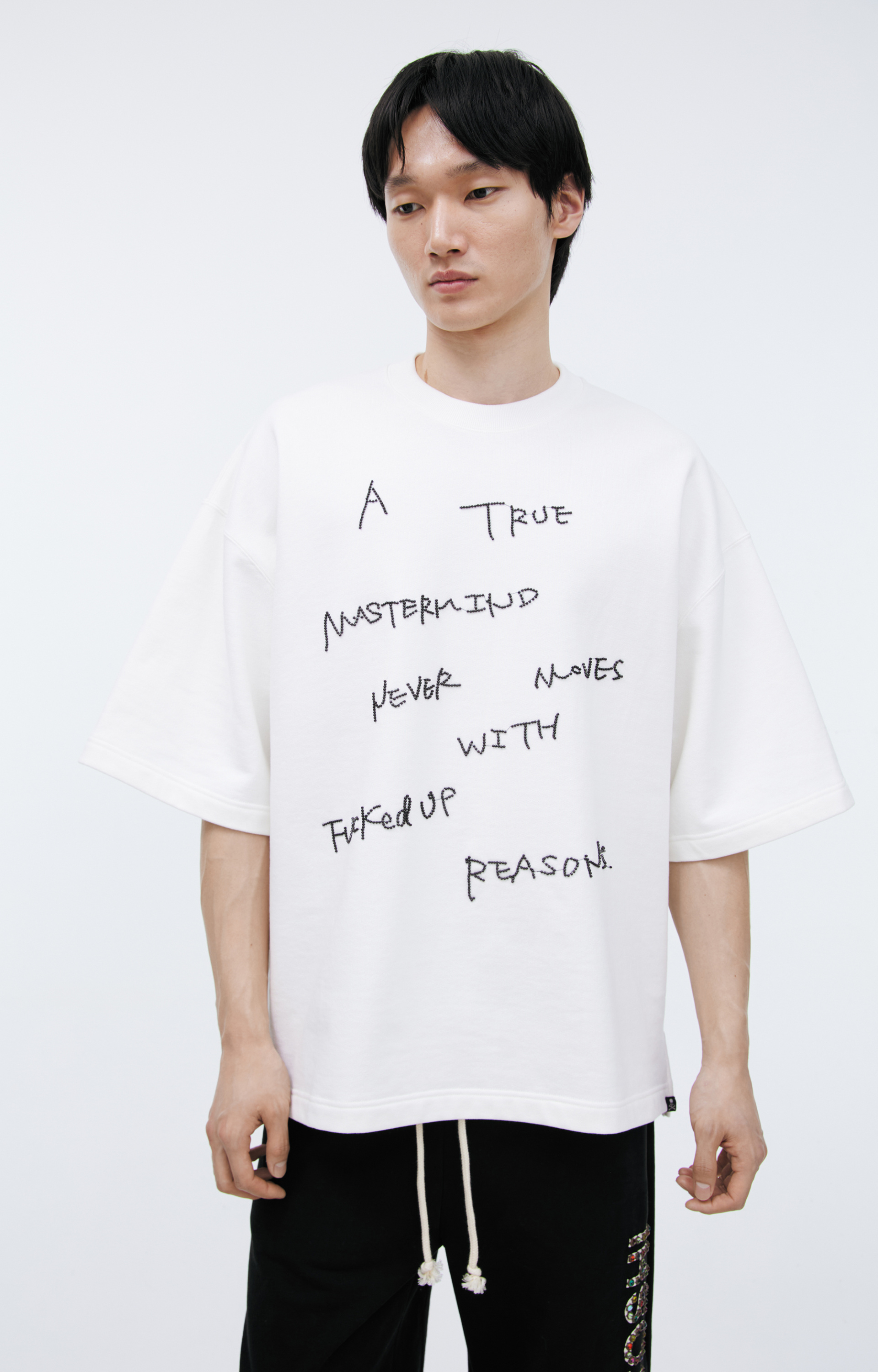 Mastermind WORLD T-shirt with an embroidered logo