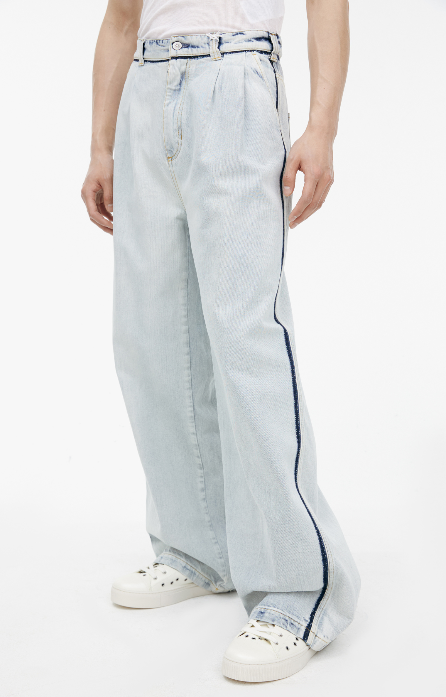 Maison Margiela Jeans with contrast stitching