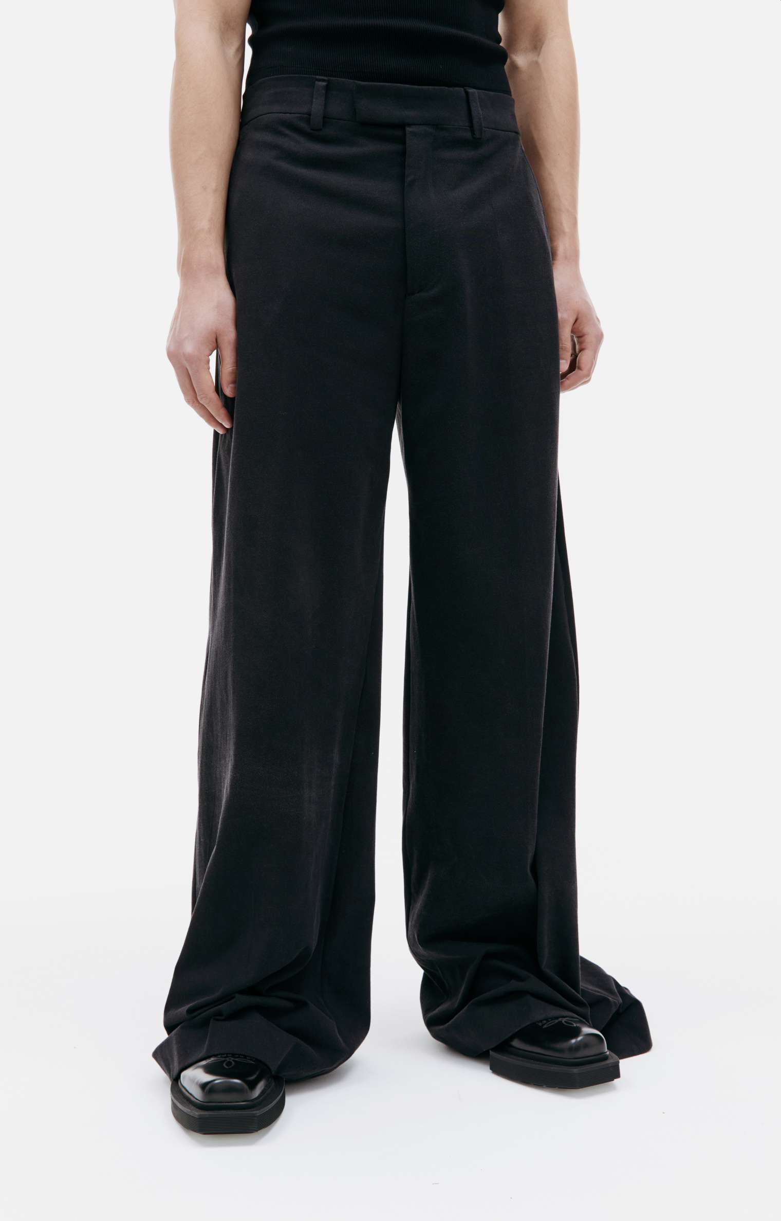 VETEMENTS Black wide-leg trousers