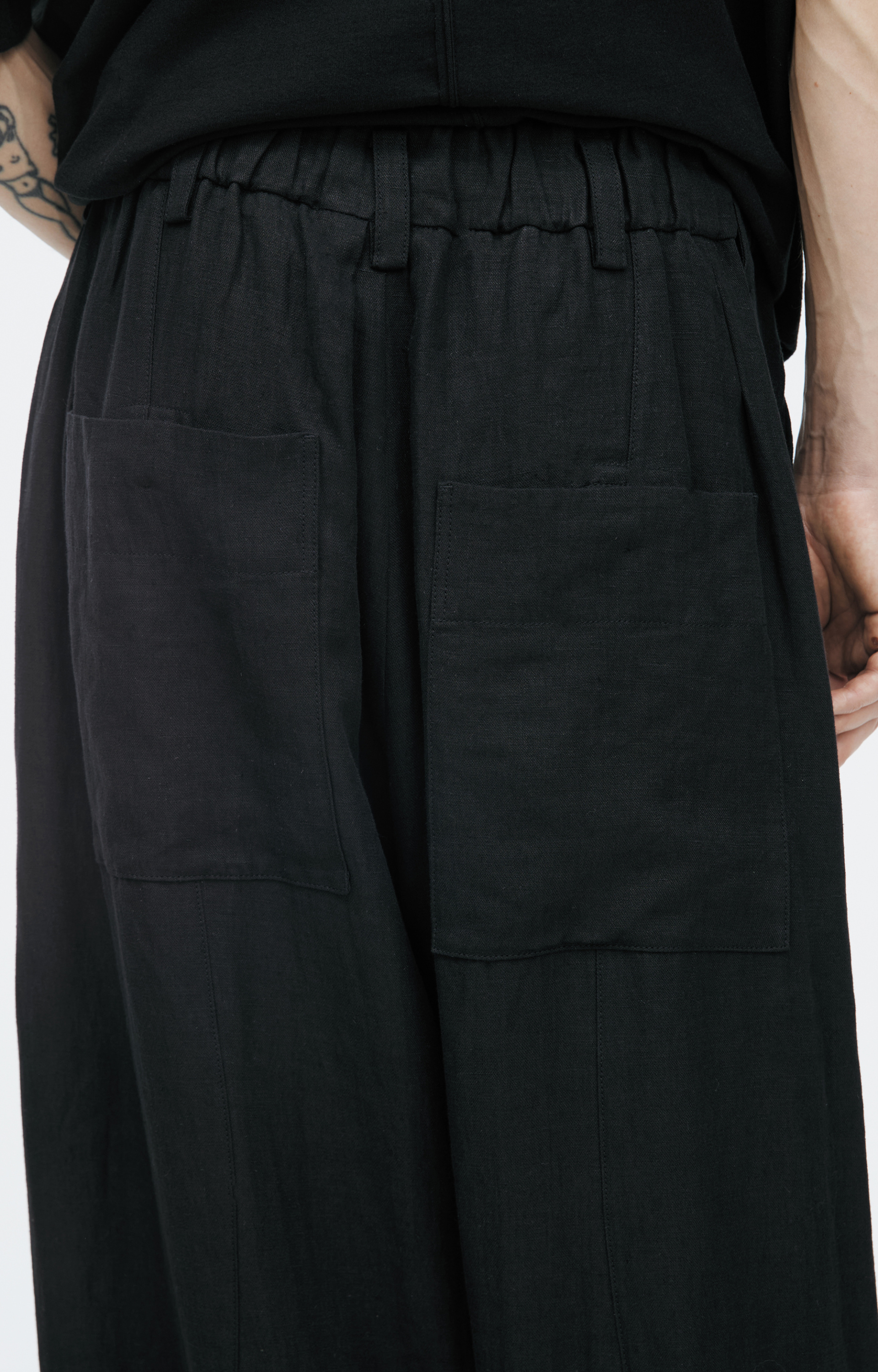 Ziggy Chen Trousers with a waistband